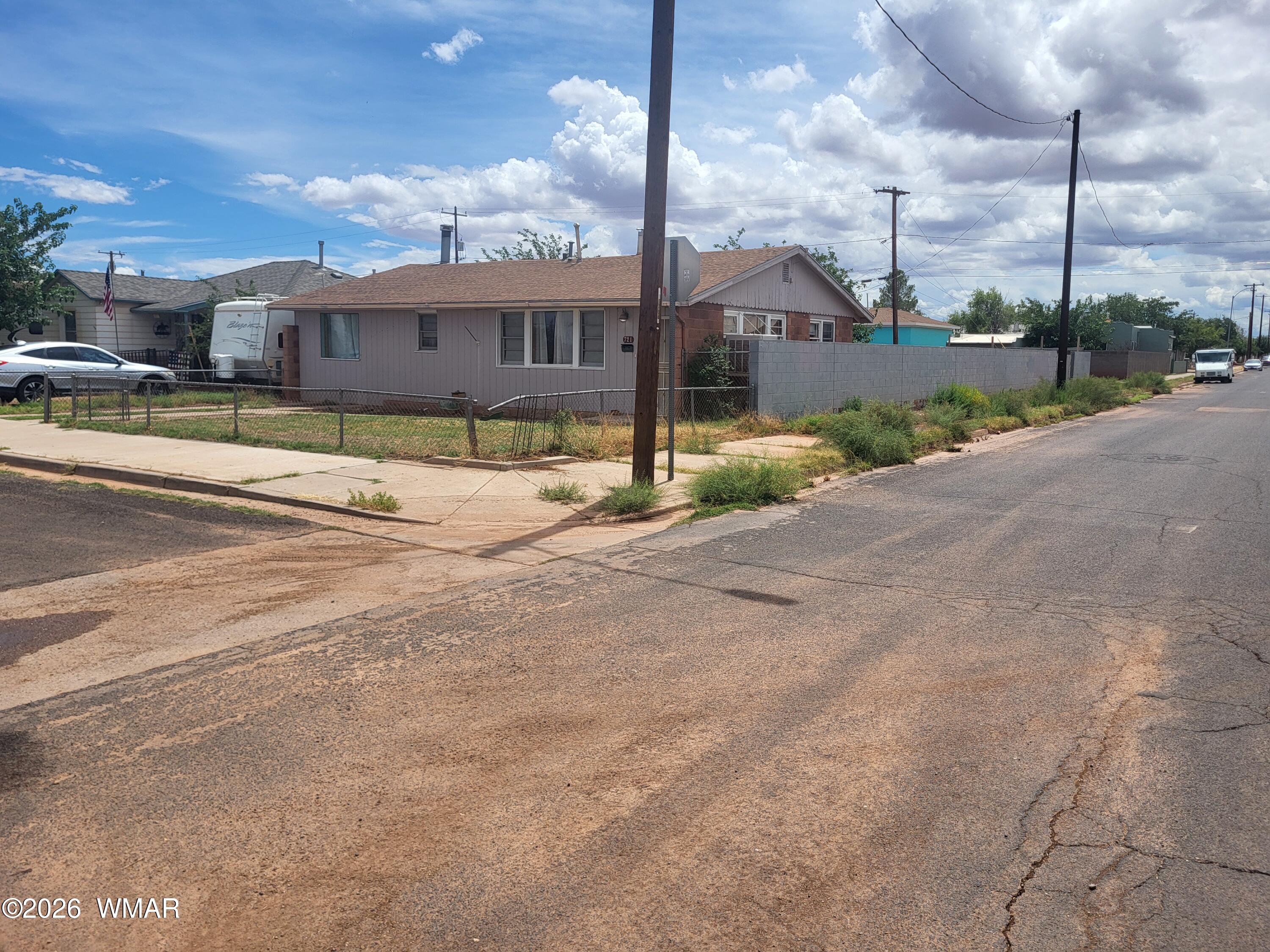 721 W Elm Street — photo