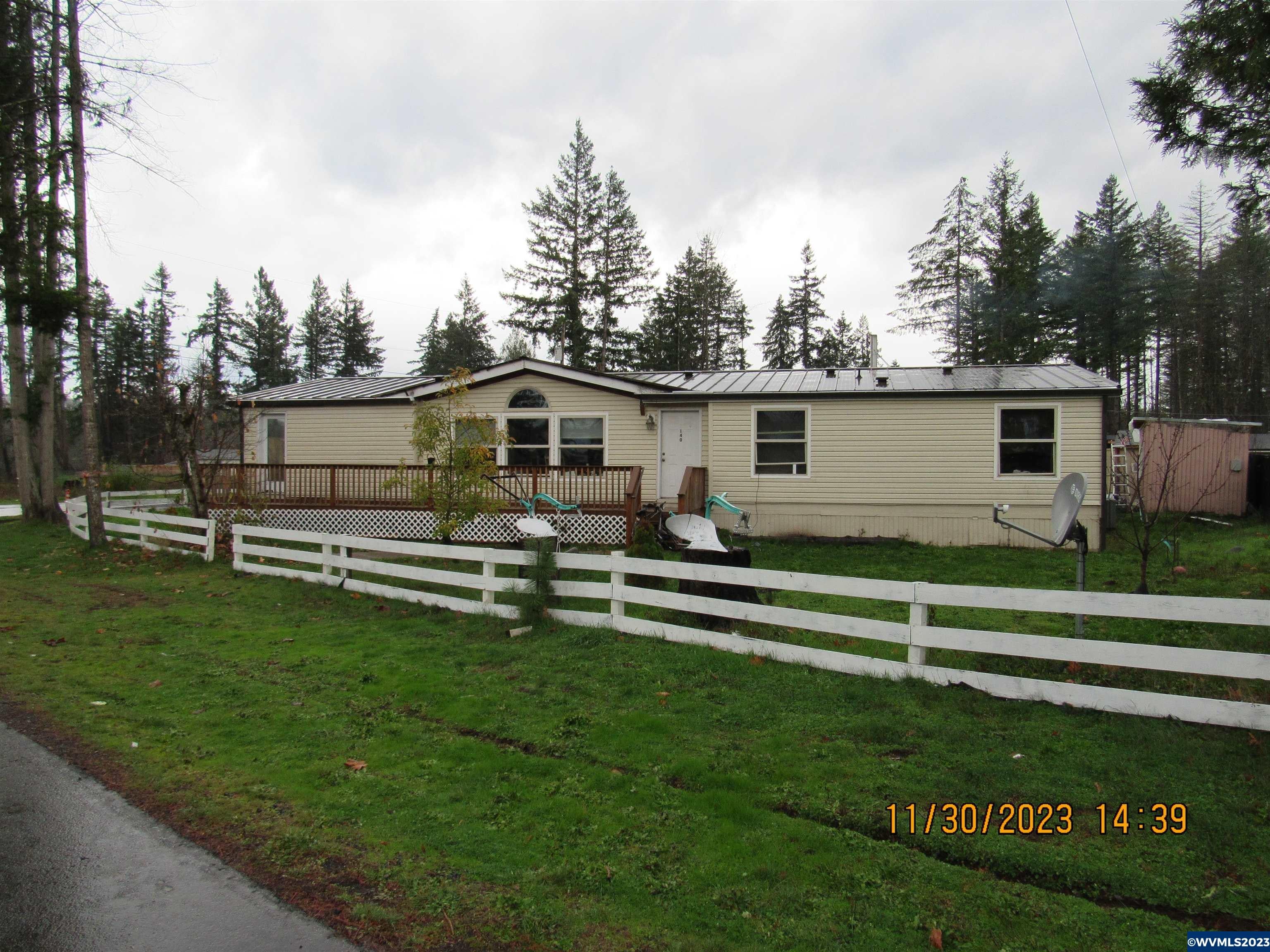 140 Louisa St — photo