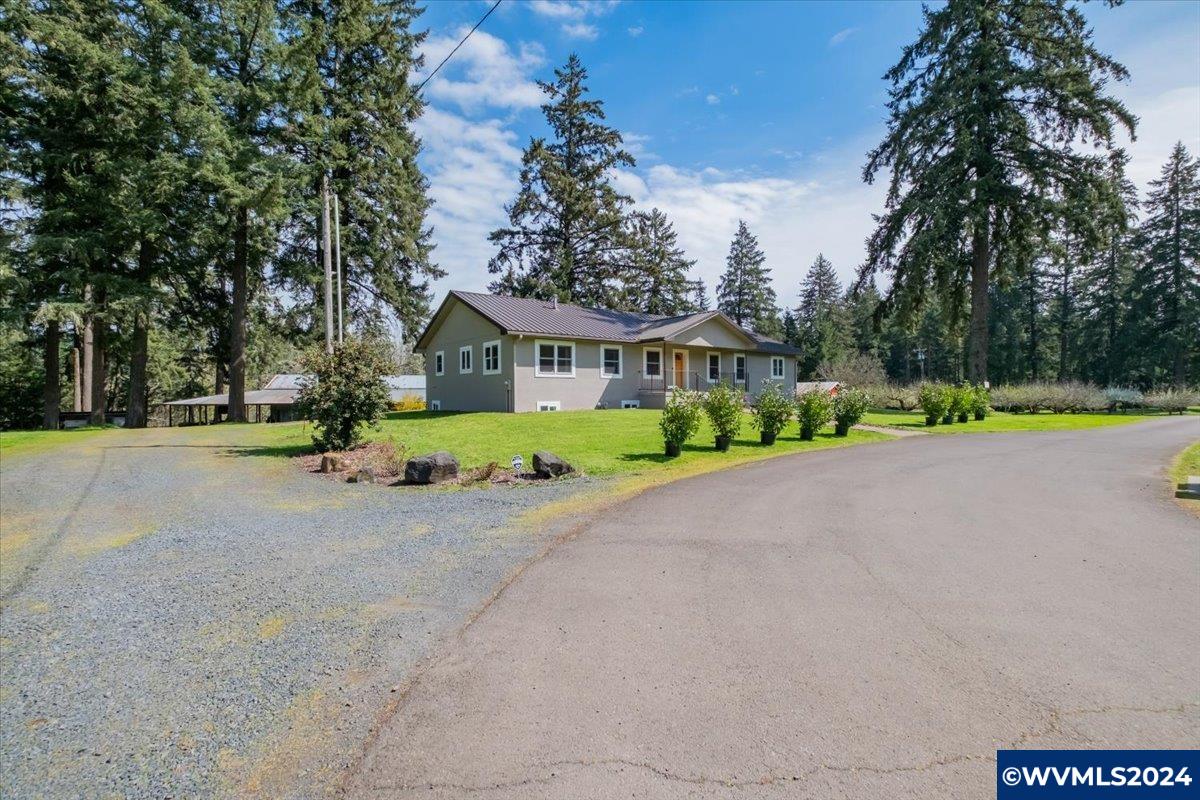 28095 Santiam Hwy — photo