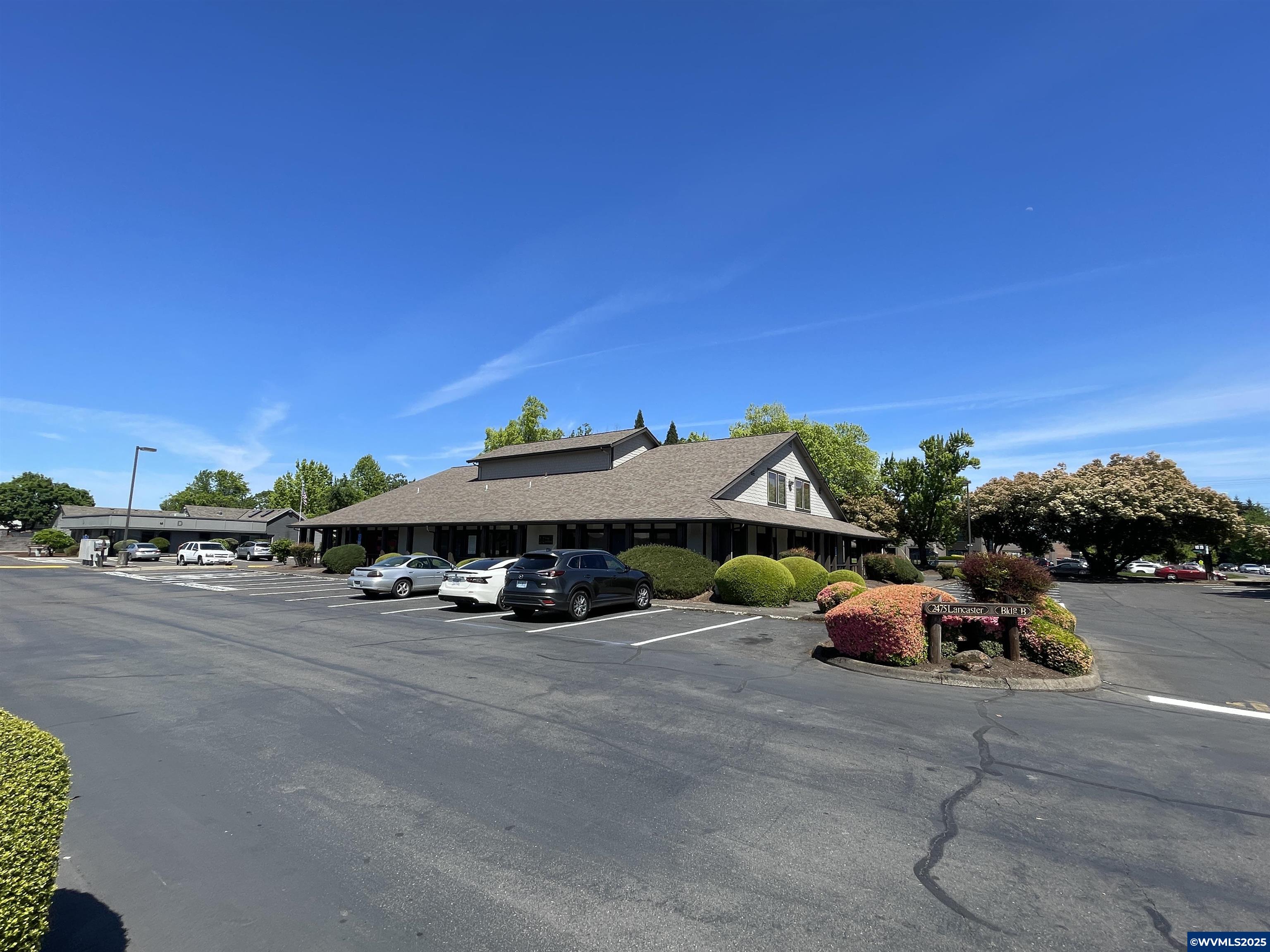 2475 Lancaster Dr — photo