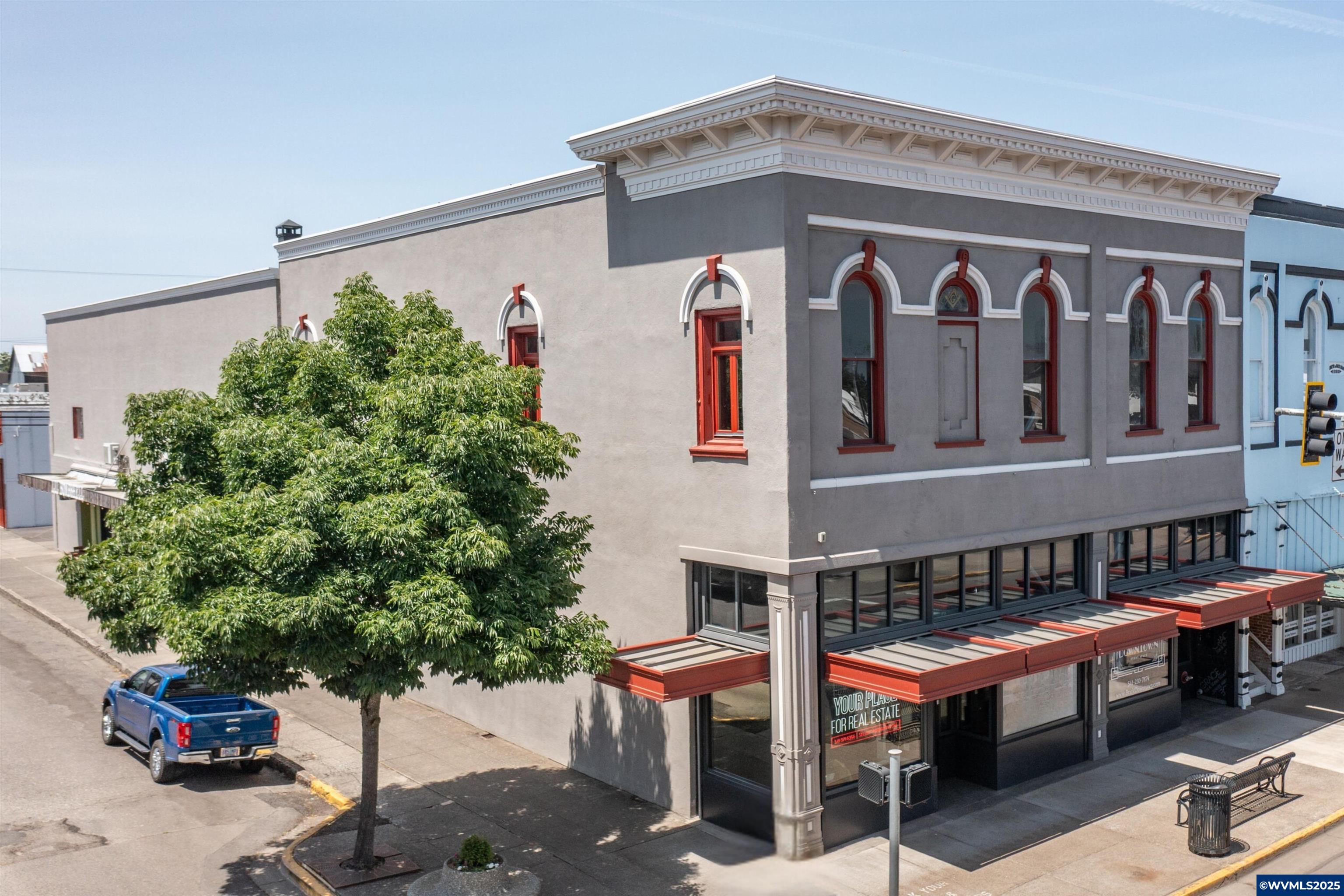 796 S Main St — photo