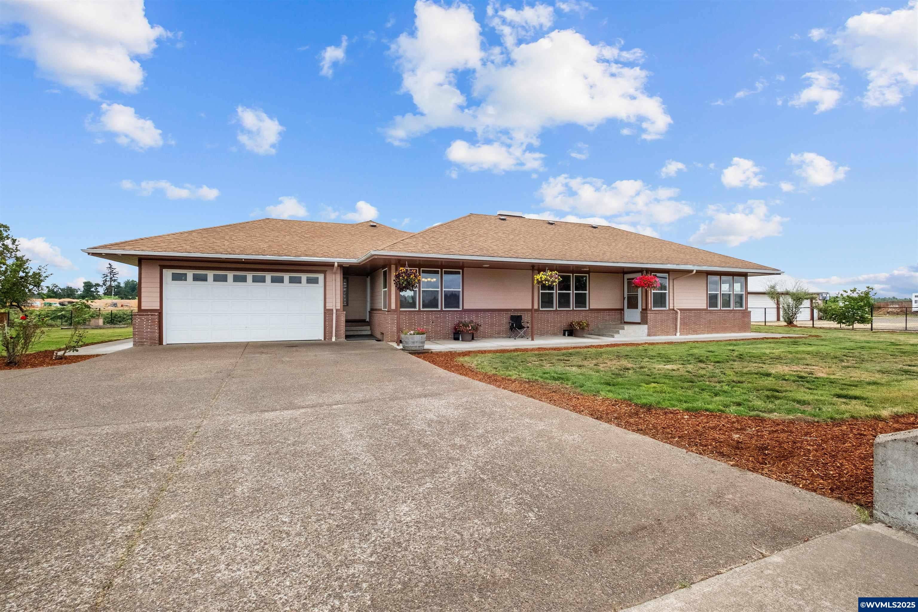 8758 Stayton Rd SE — photo