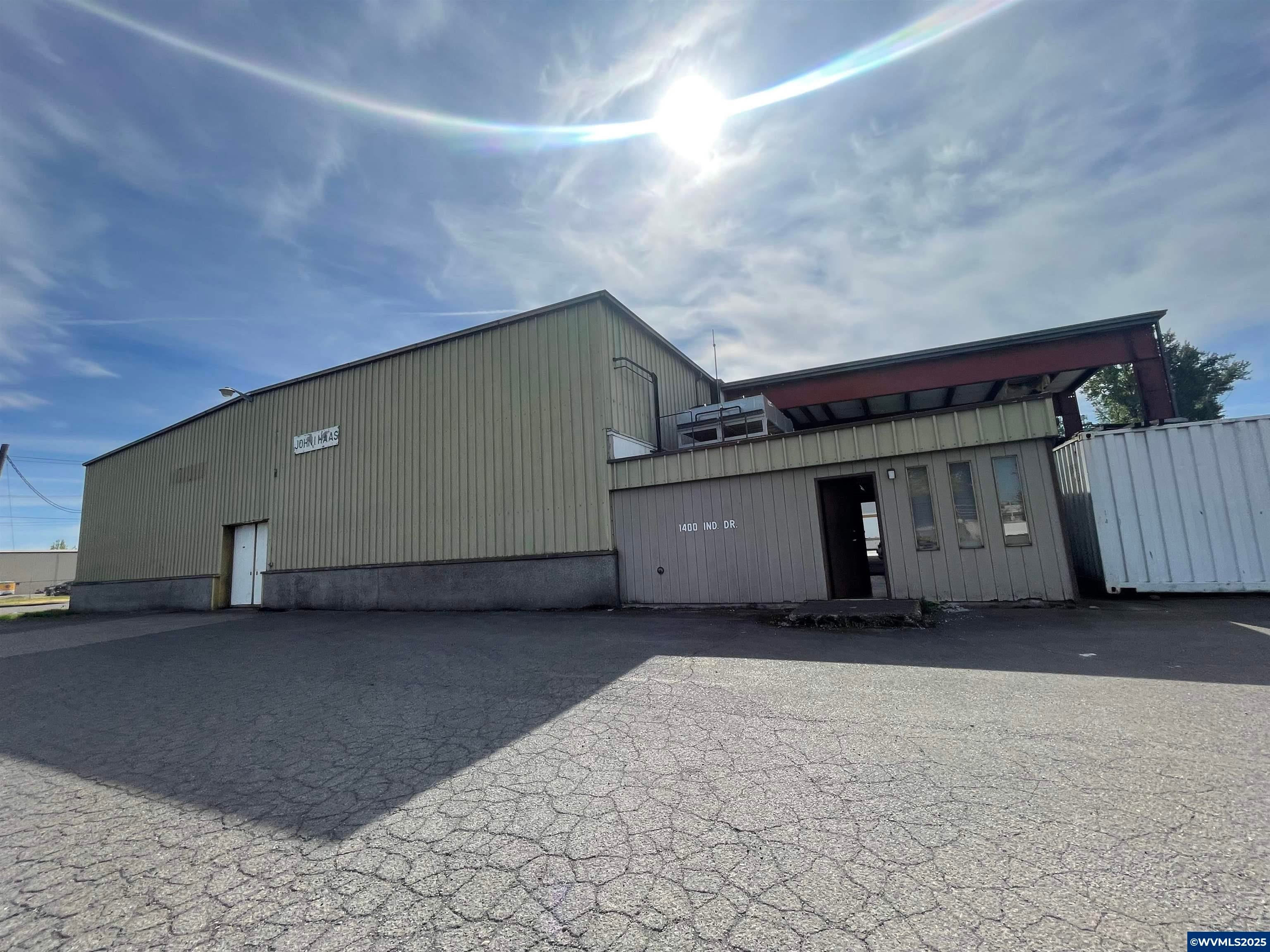 1400 Salem Industrial Dr — photo