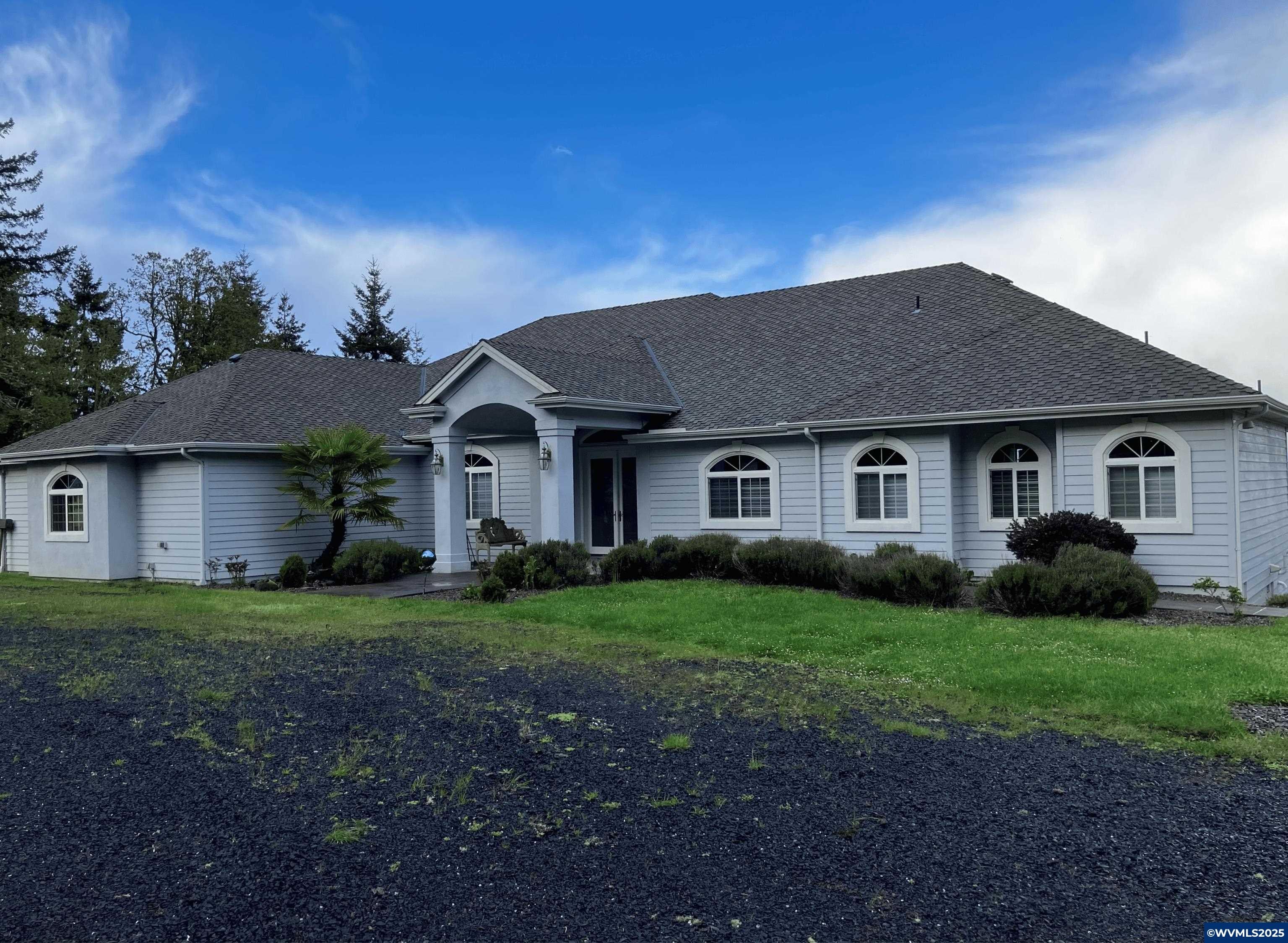 1920 Cochrane Ln — photo