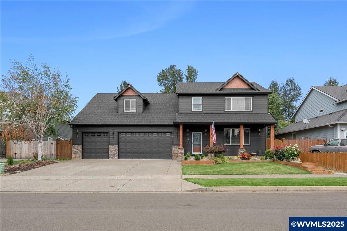 895 Sunrise Dr — photo