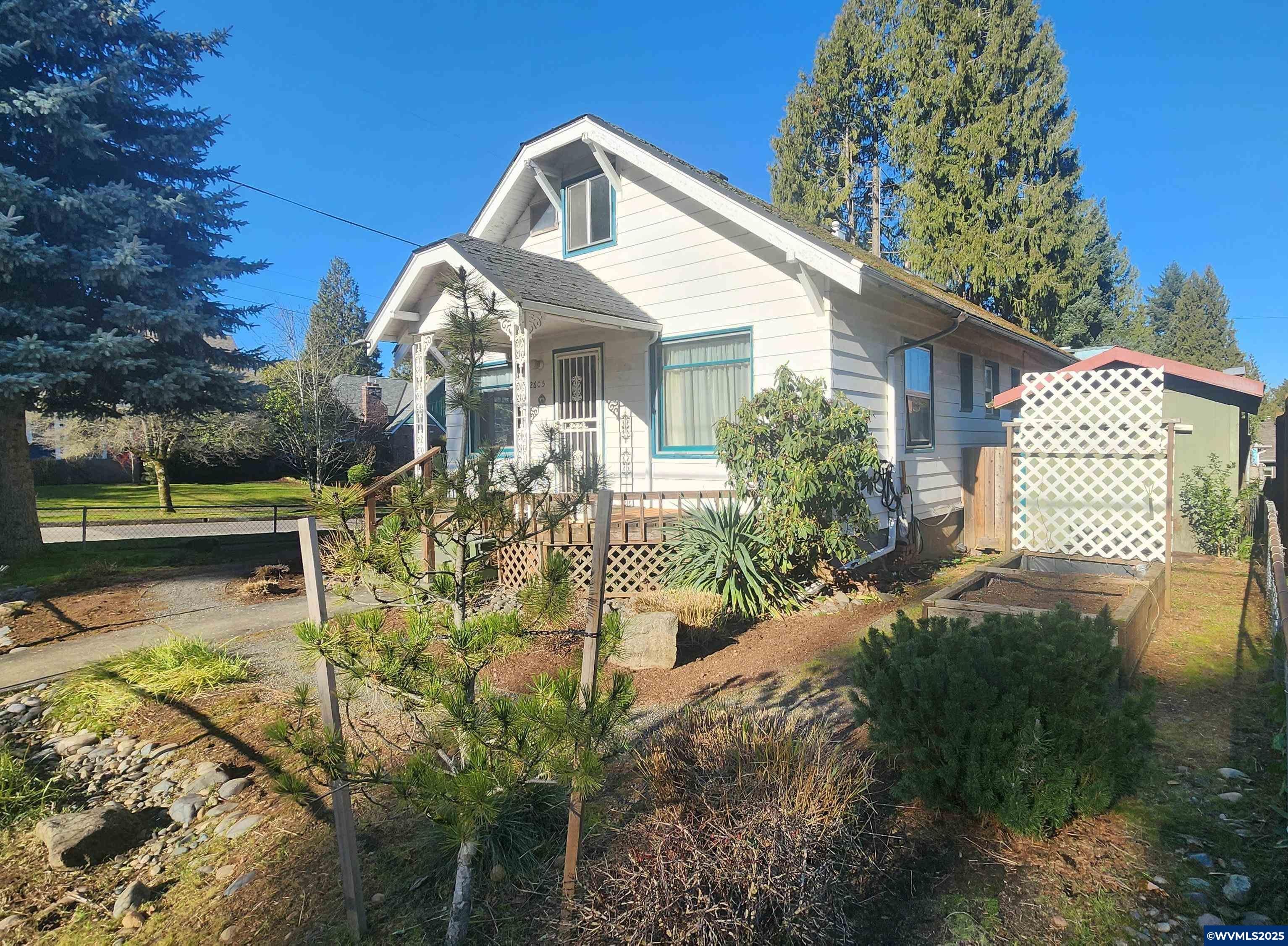 2605 NE Jarrett St — photo
