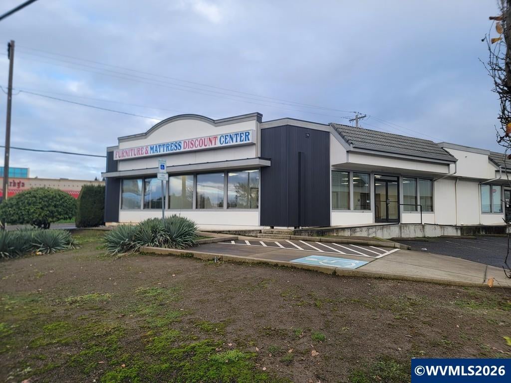 5002 Commercial St SE — photo