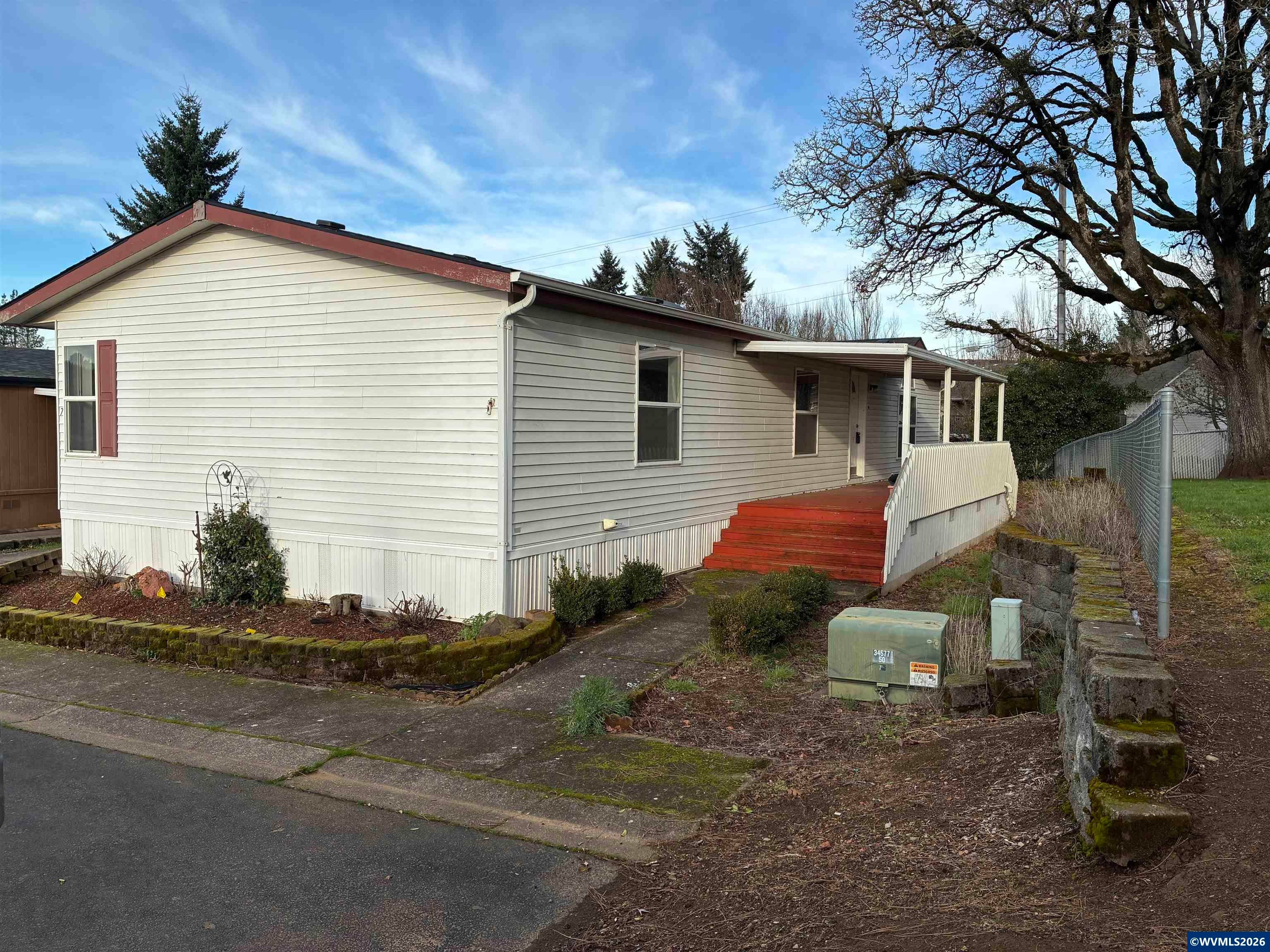 2000 Robins (#7) Ln SE — photo