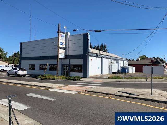 217 Main St SE & 1118 E 2nd St — photo