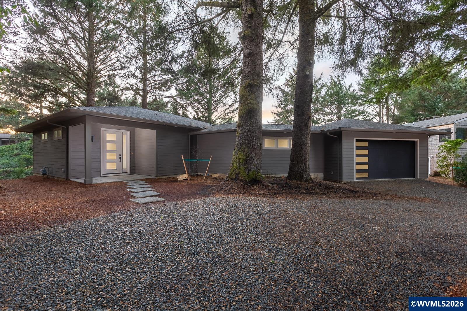 105 W Bay Point Rd — photo