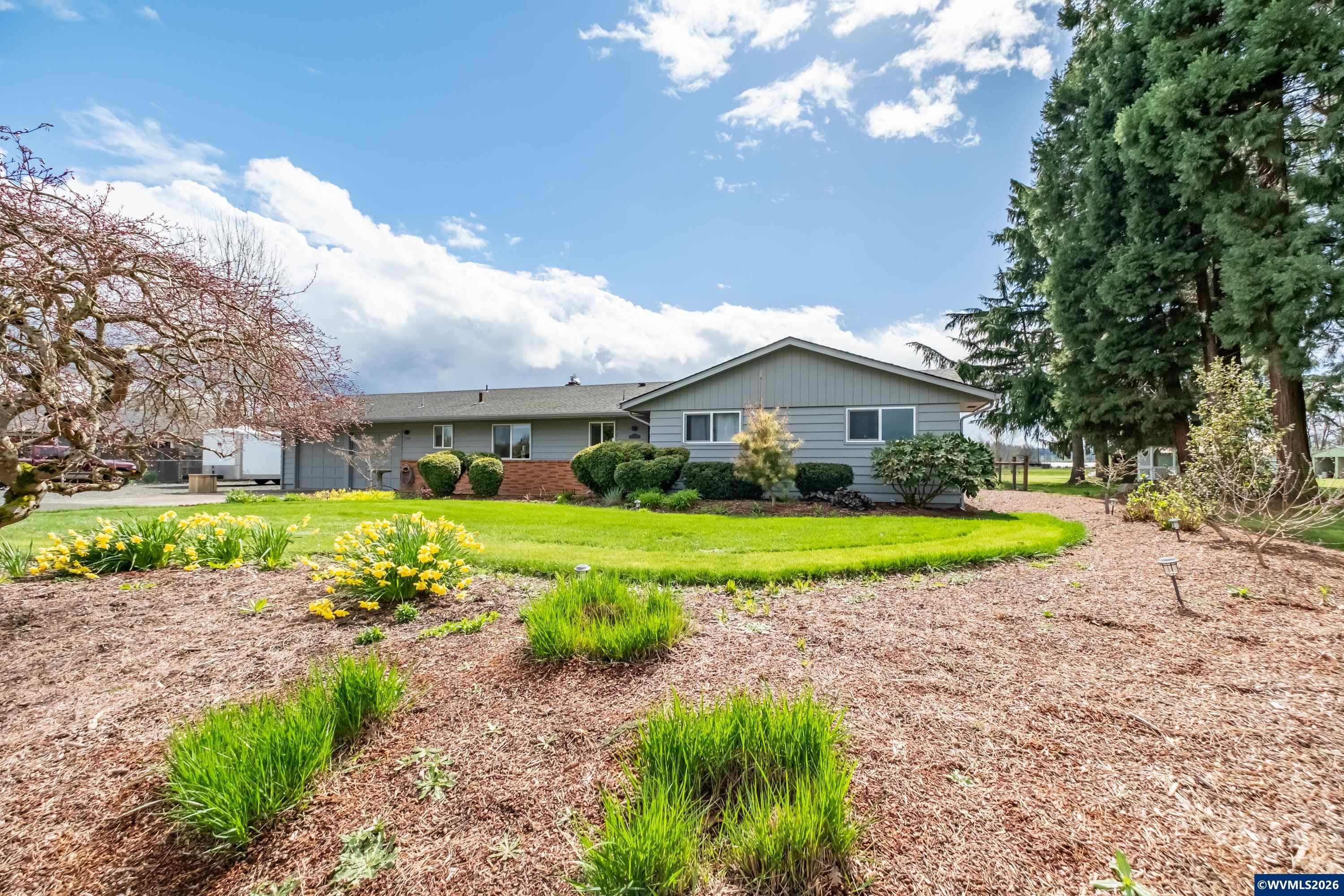 5750 Macleay Rd SE — photo