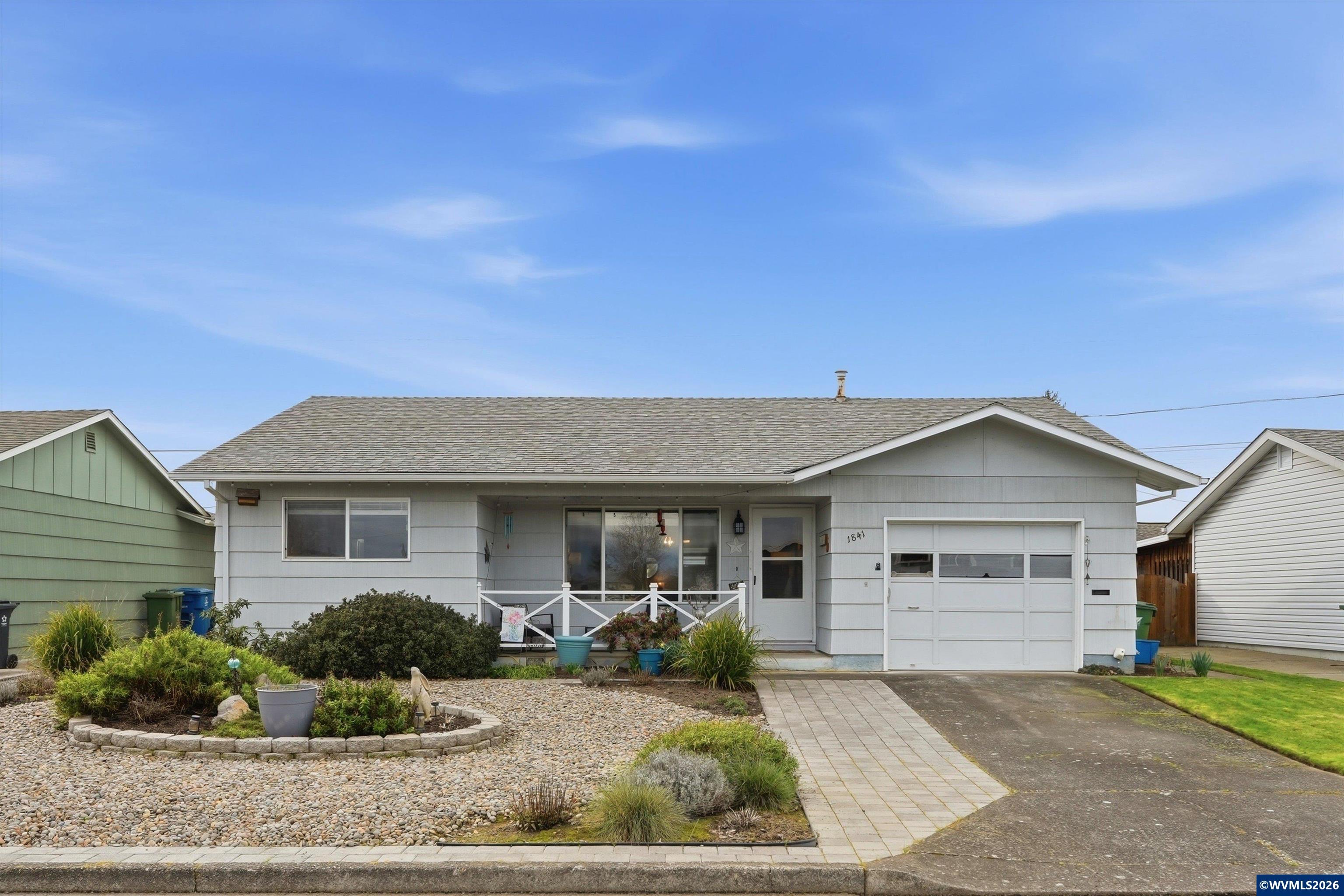 1841 Umpqua Rd — photo