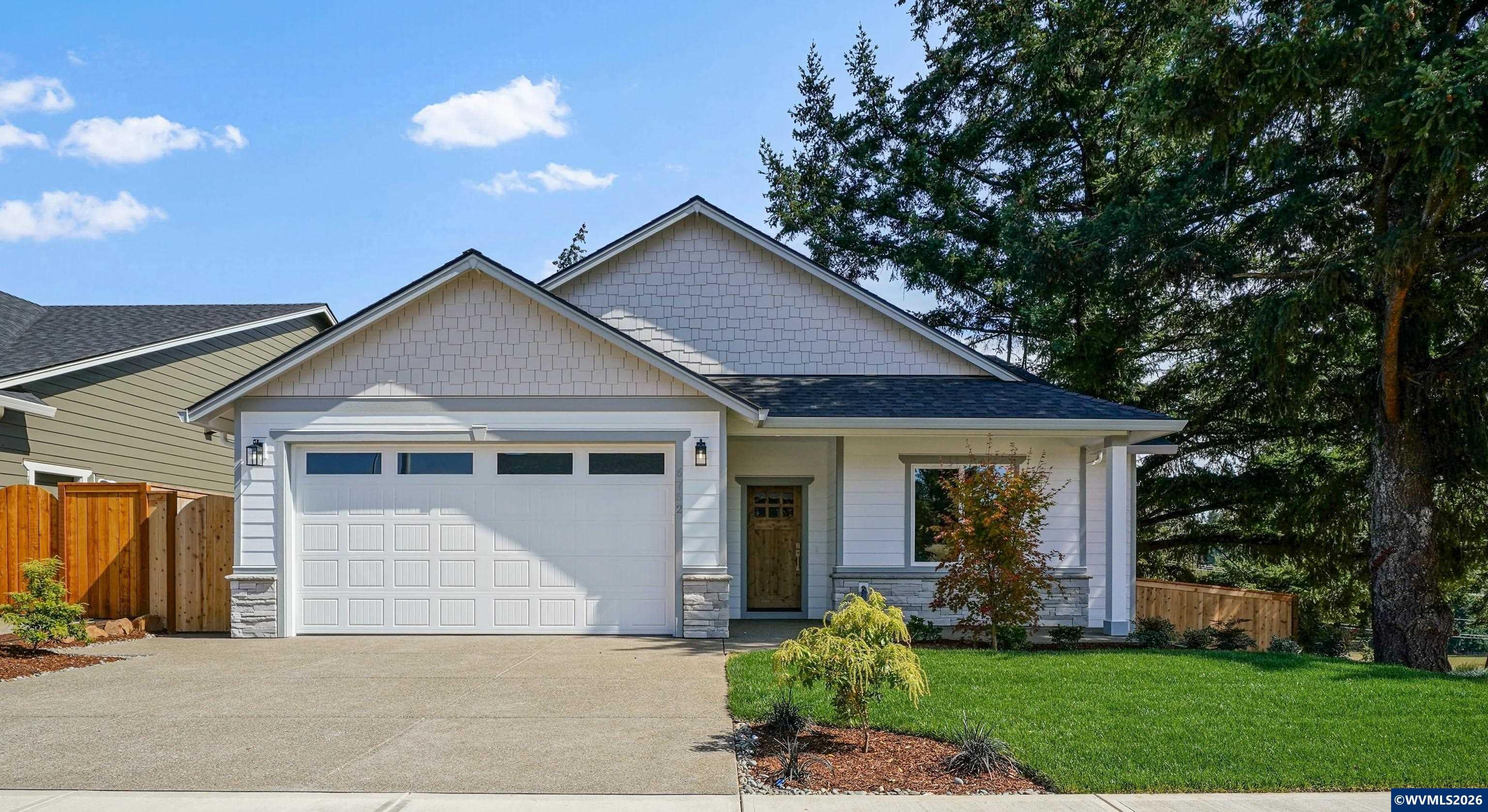 6752 Naomi Danielle St SE — photo