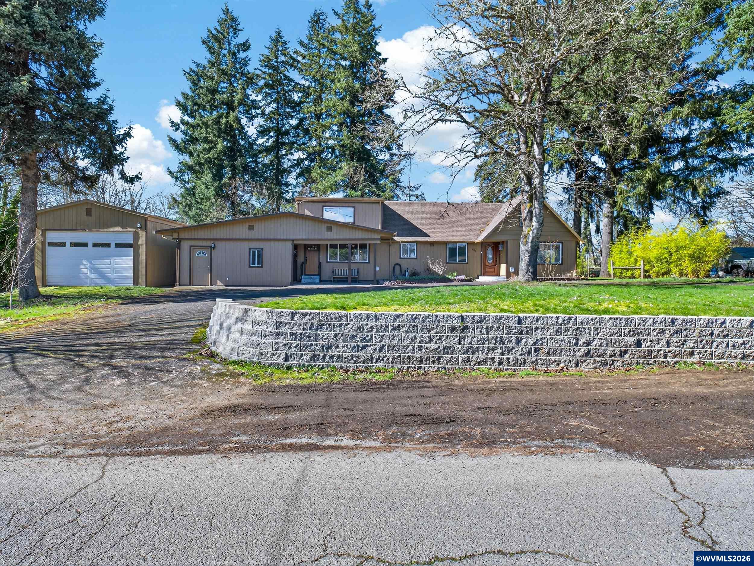 1006 Mountain View Rd, Sweet Home, OR 97386
