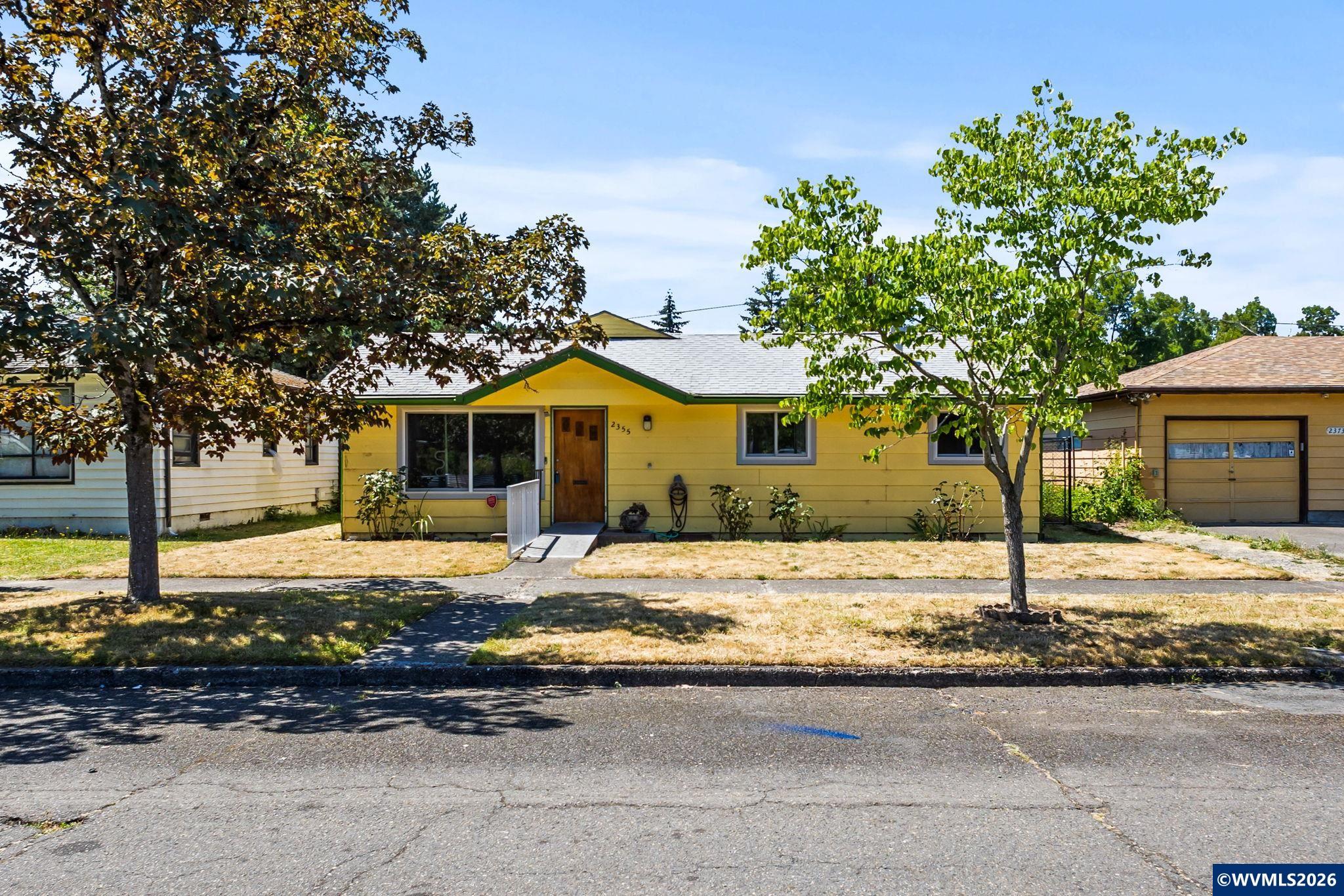 2355 Laurel Av NE — photo
