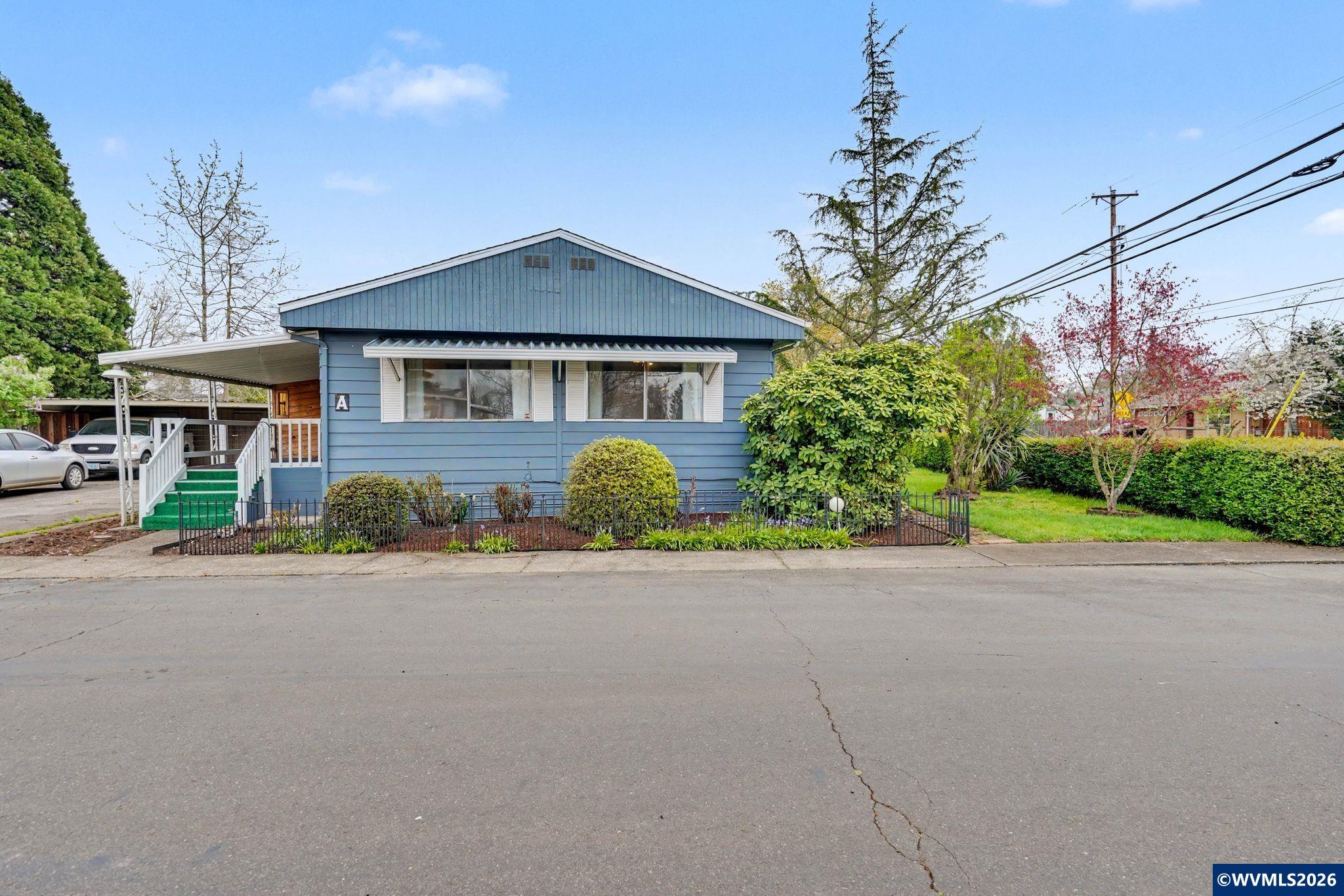 1418 Pine (#a) St NE — photo