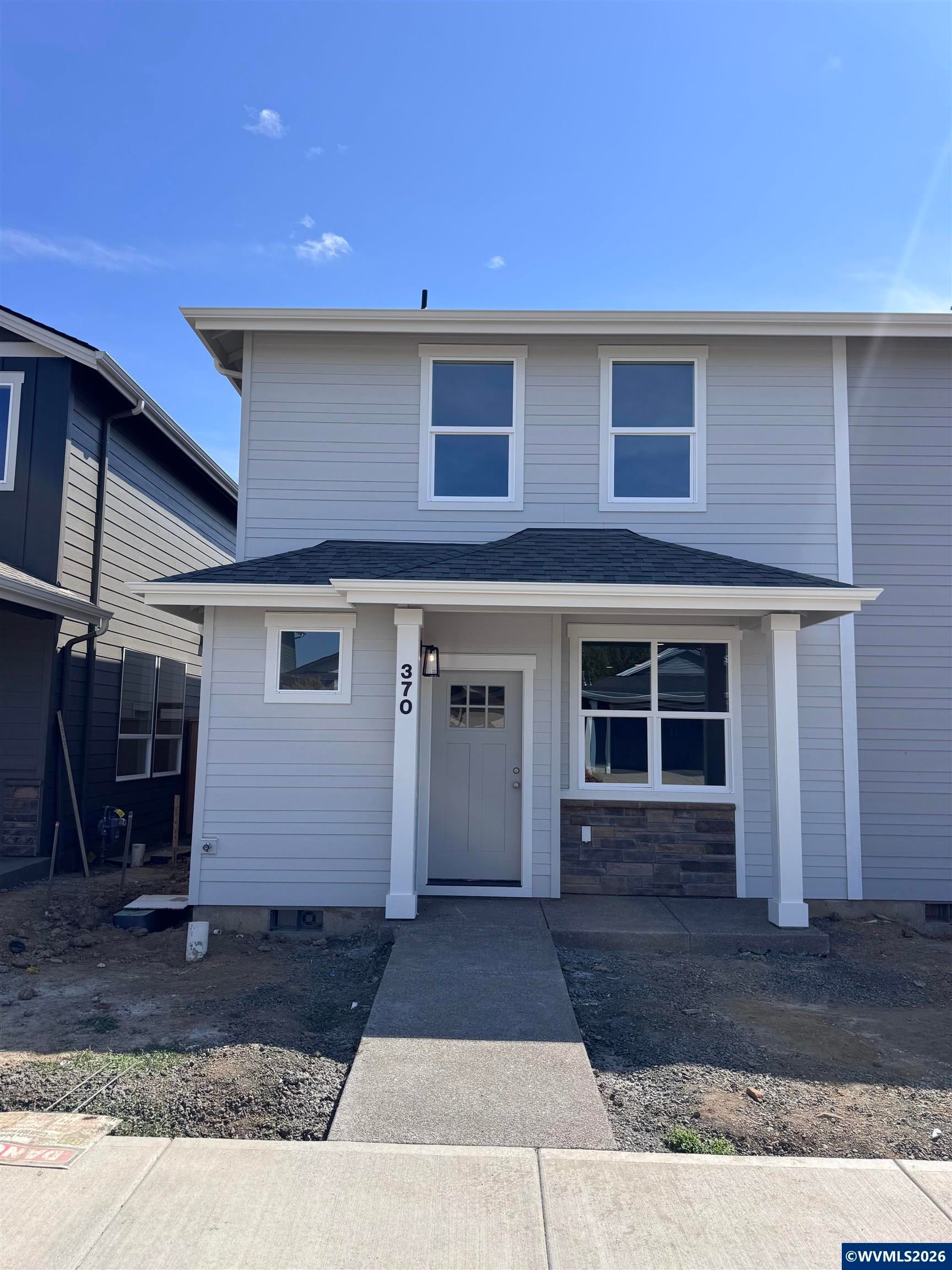 370 SE Shetterly Dr — photo