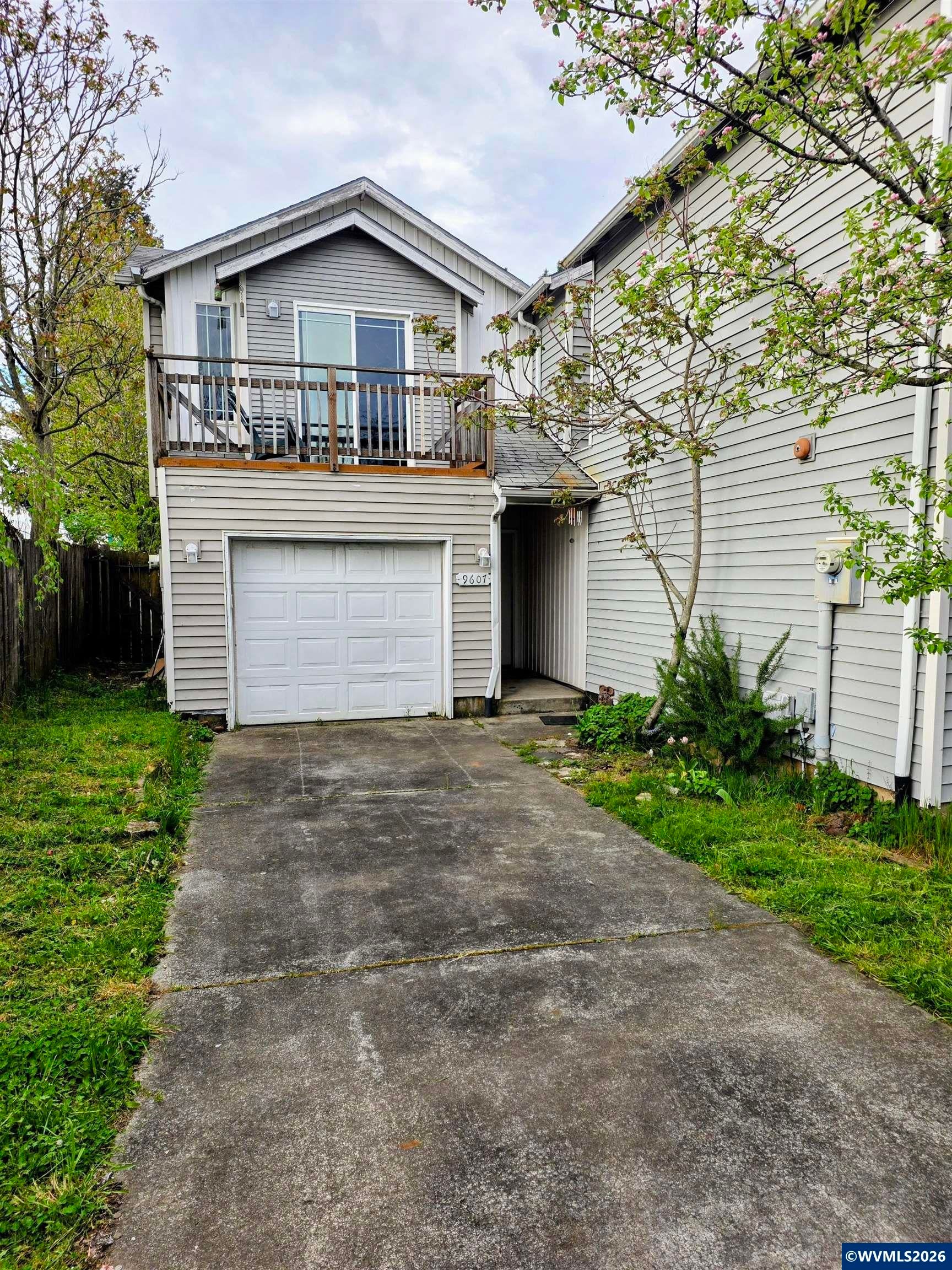 9607 SE Center Ct — photo