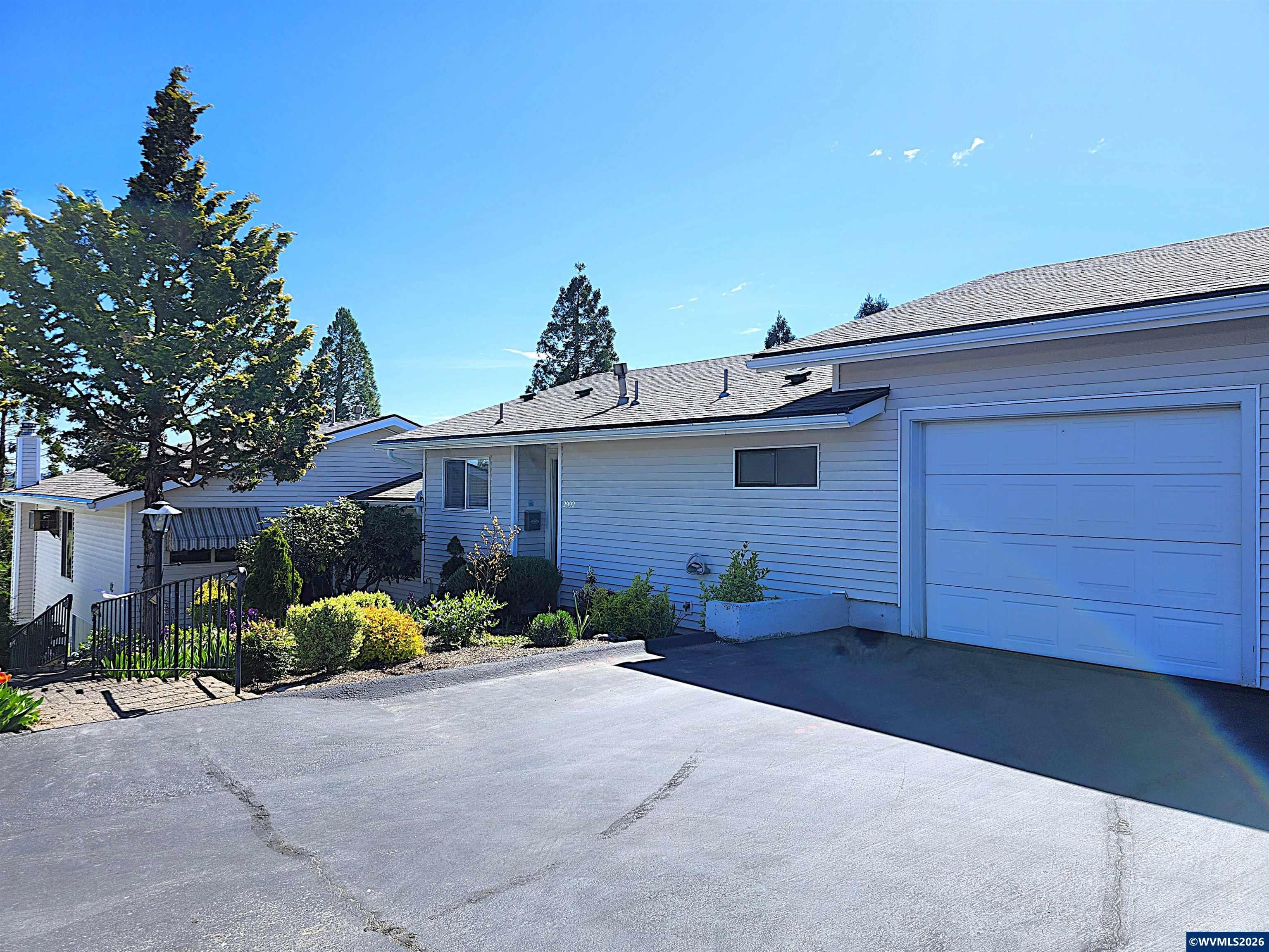 2992 Winslow Wy NW — photo