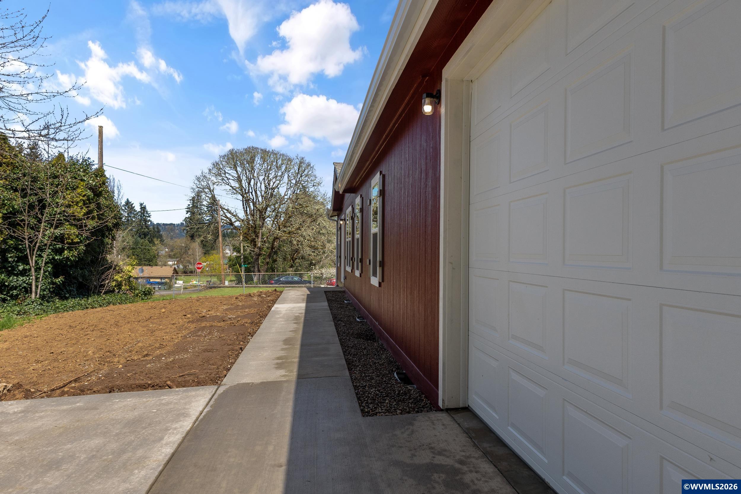 365 Mountain View Rd, Sweet Home, OR 97386 — photo 2