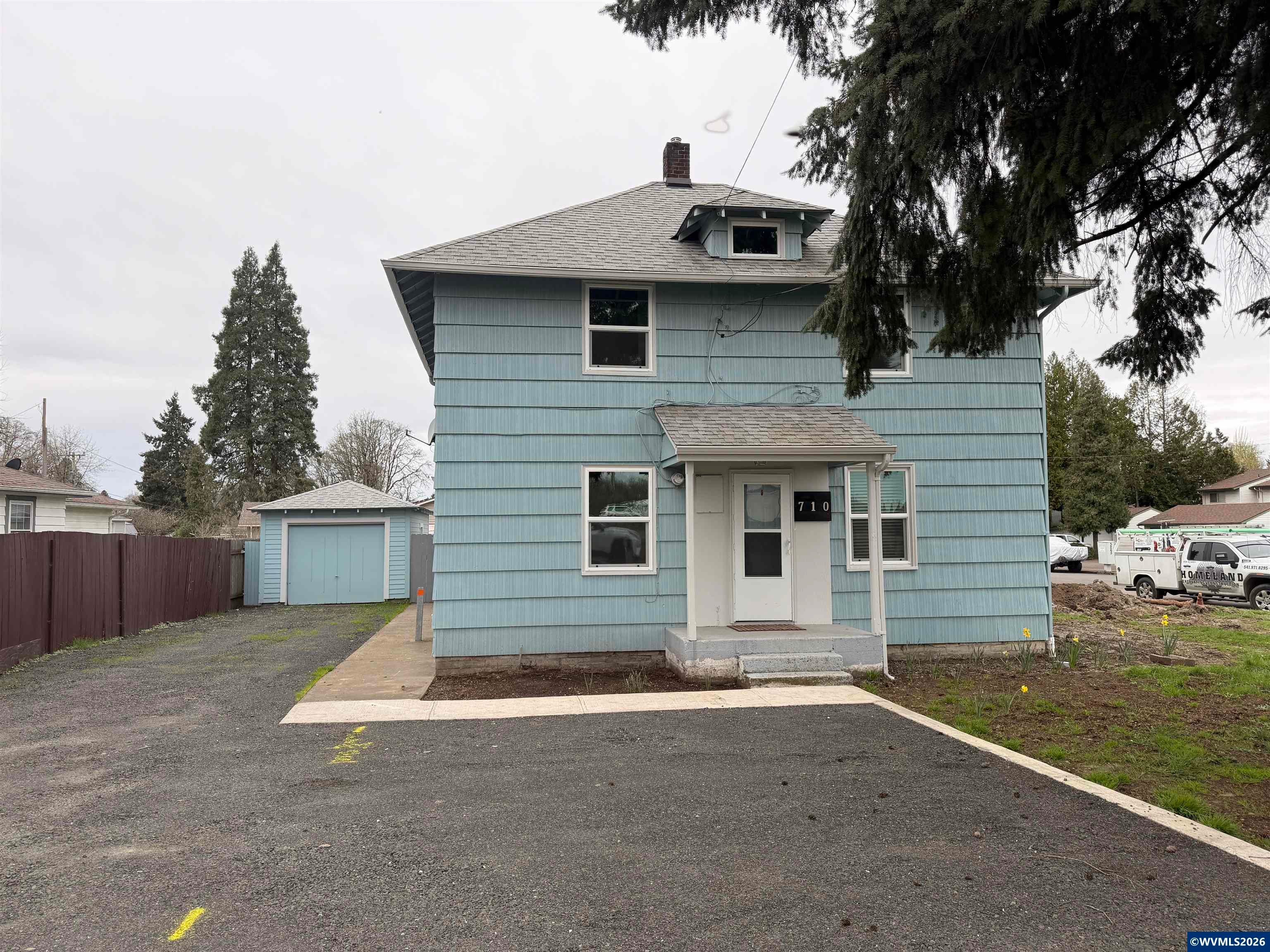 710 Airport Rd SE — photo