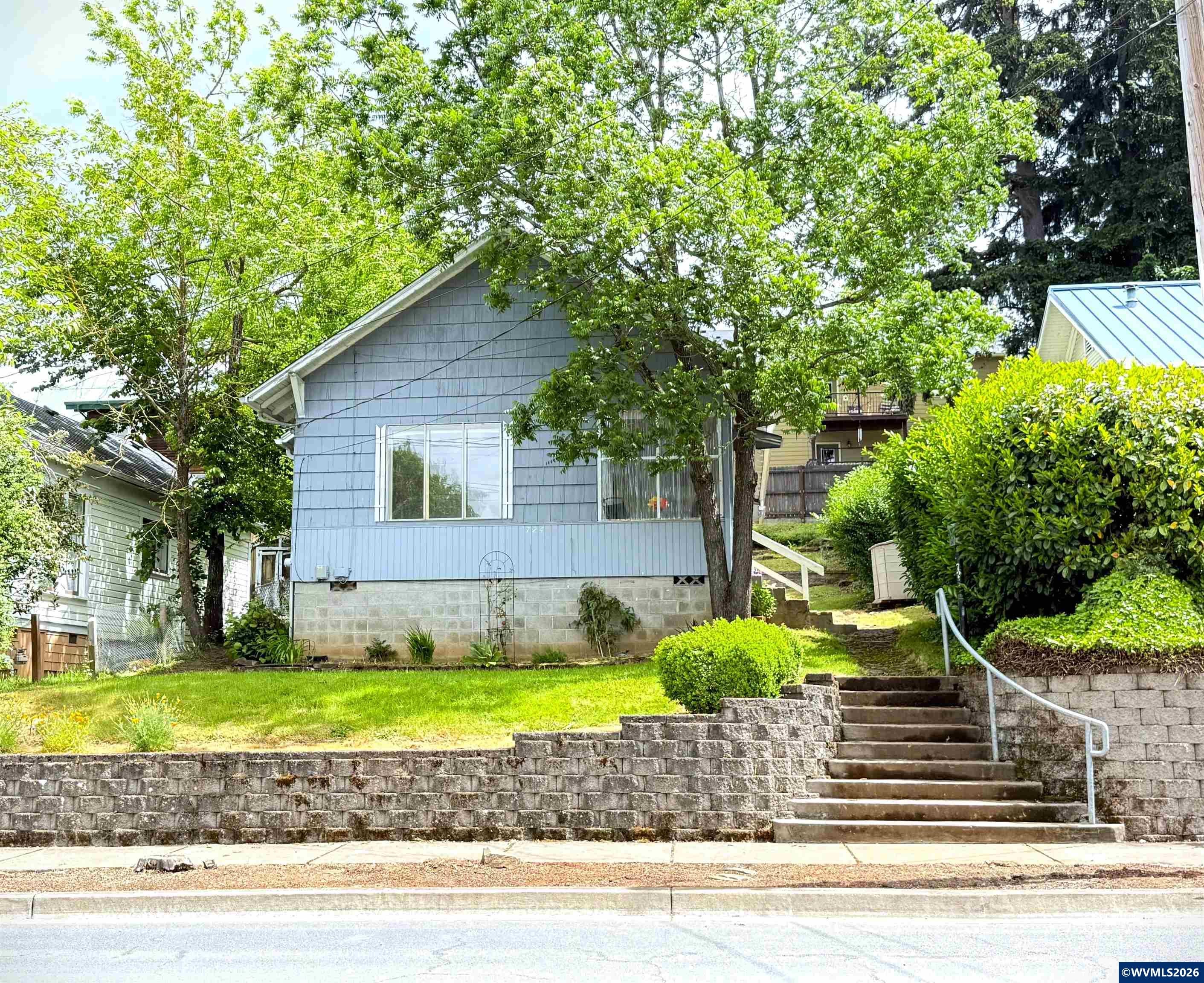724 N Main St — photo