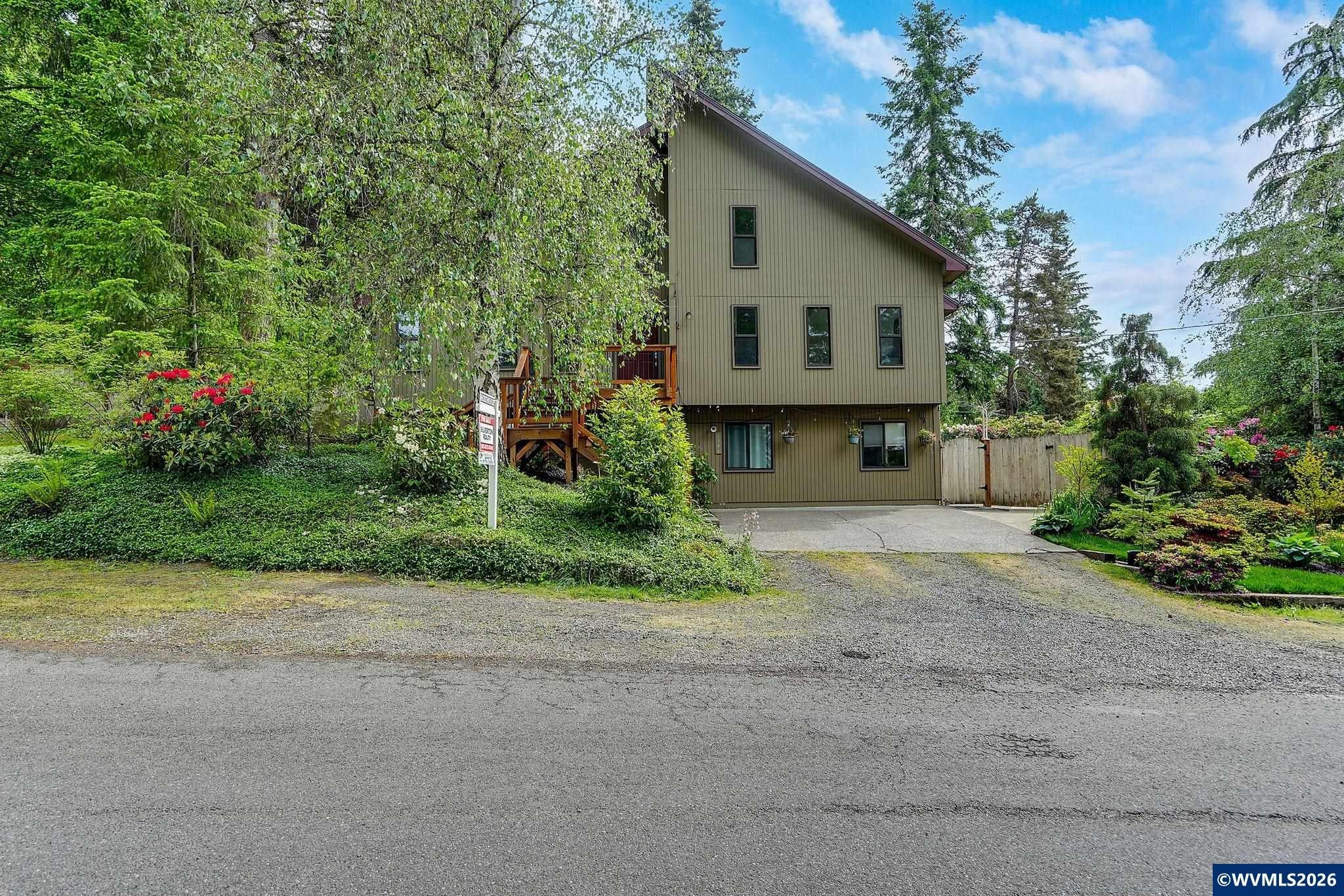 1946 Roberta Av S — photo