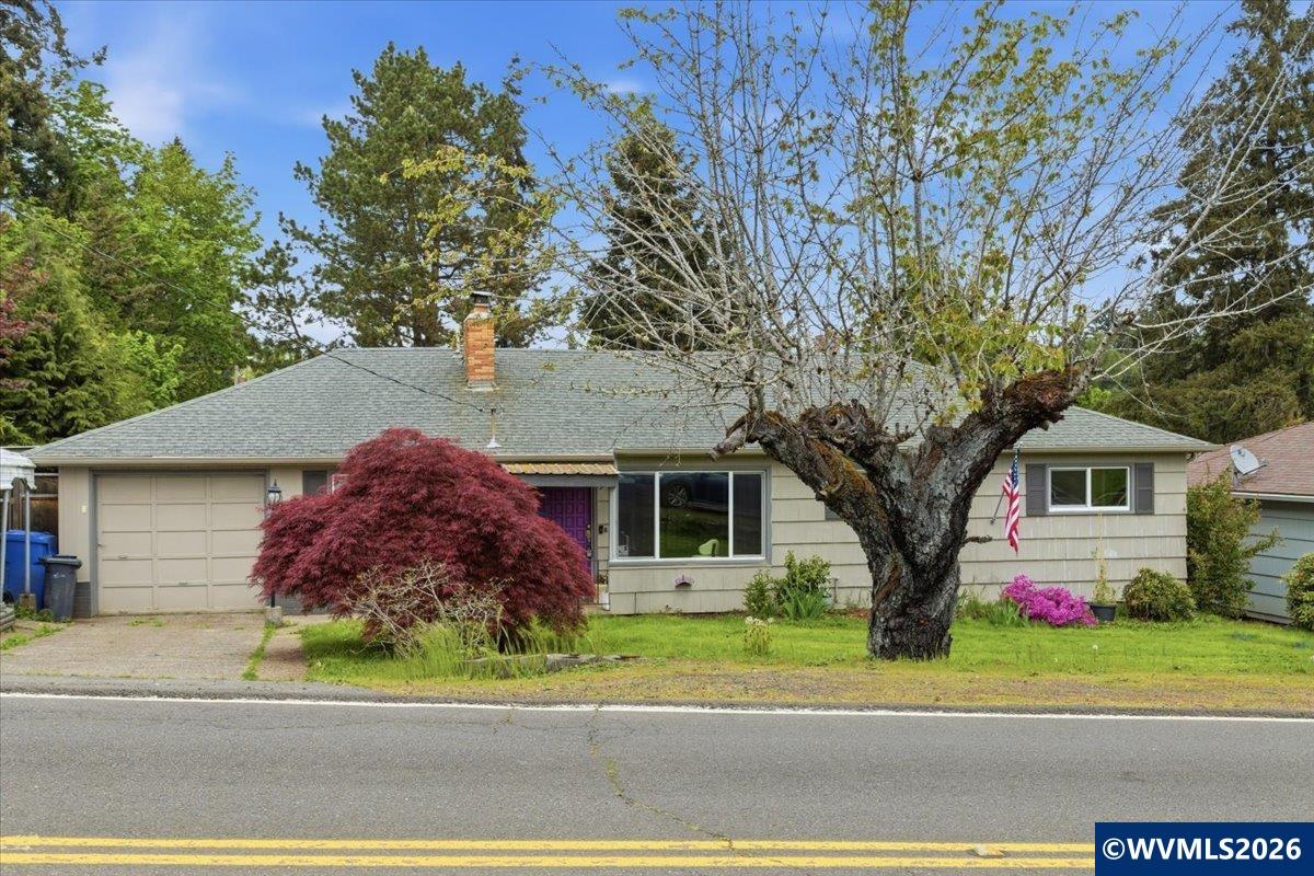 955 Harris Av SE — photo