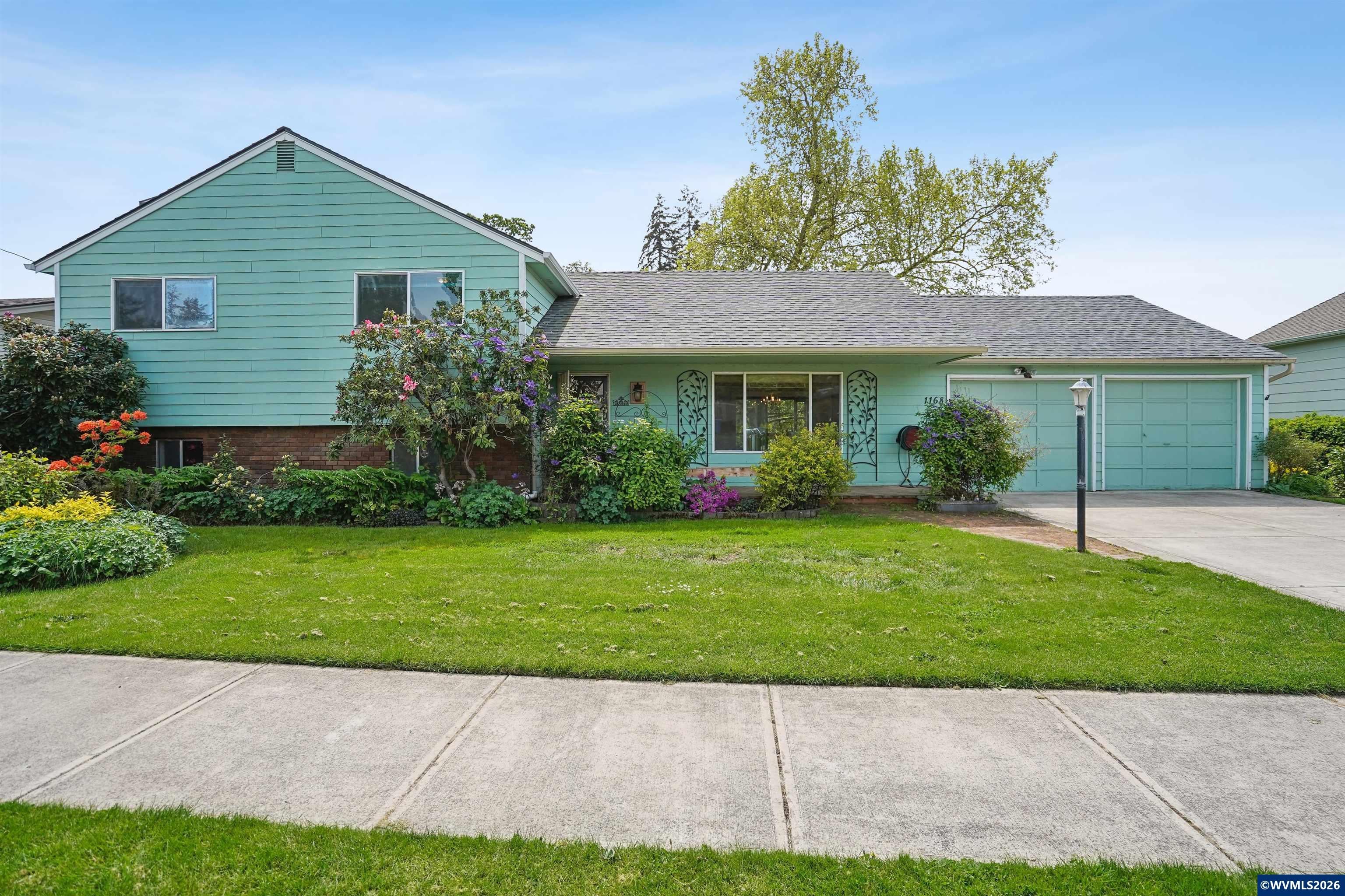 1168 Marigold St NE — photo