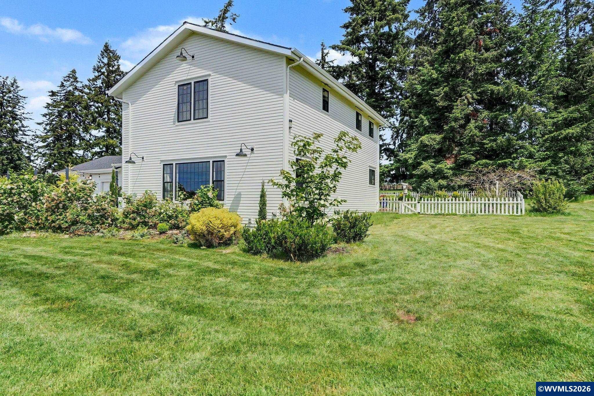16058 Stormy Dr — photo