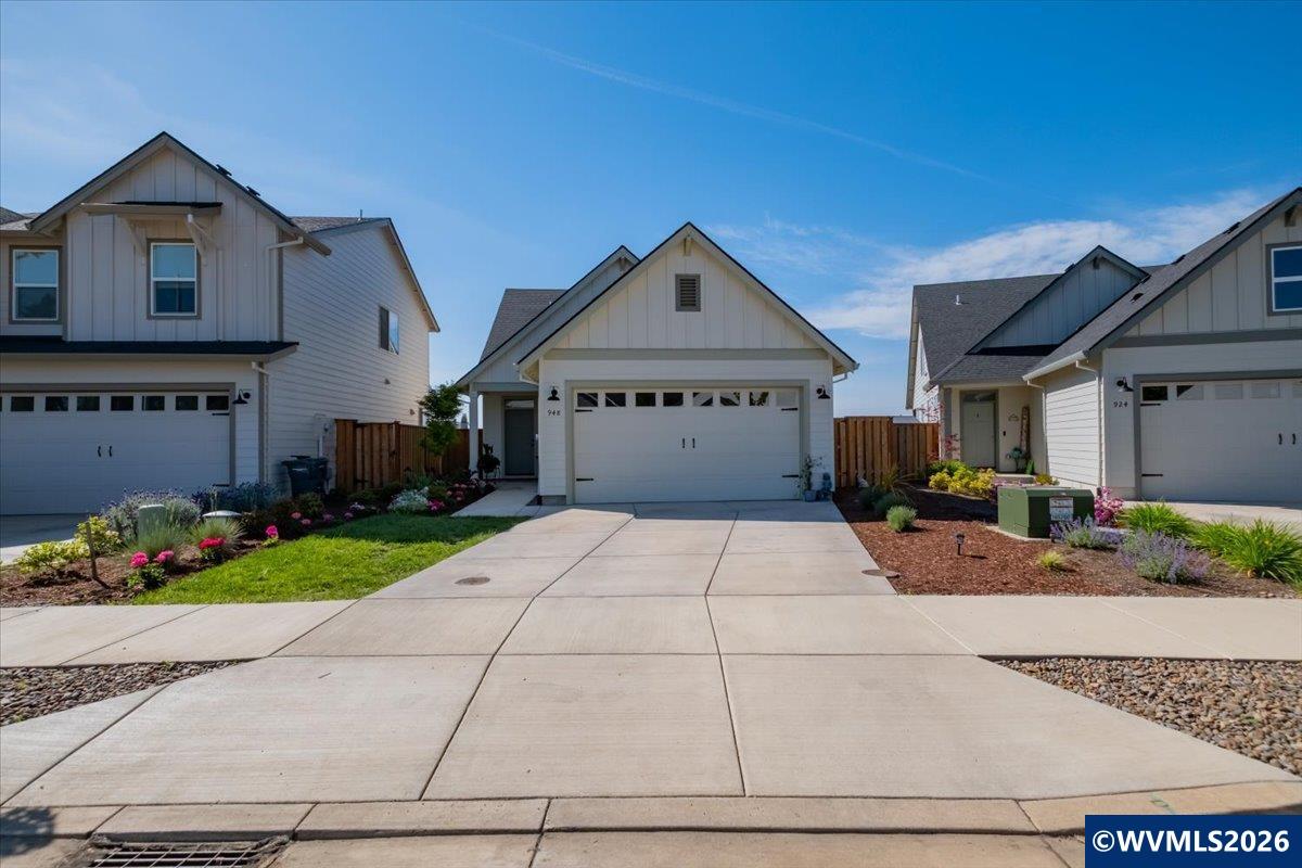 948 Laurel Pl — photo