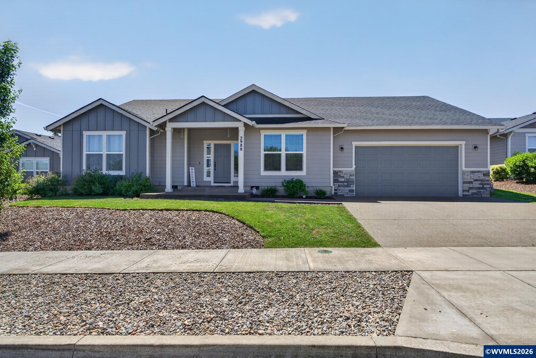 2988 NE Clearwater Dr — photo