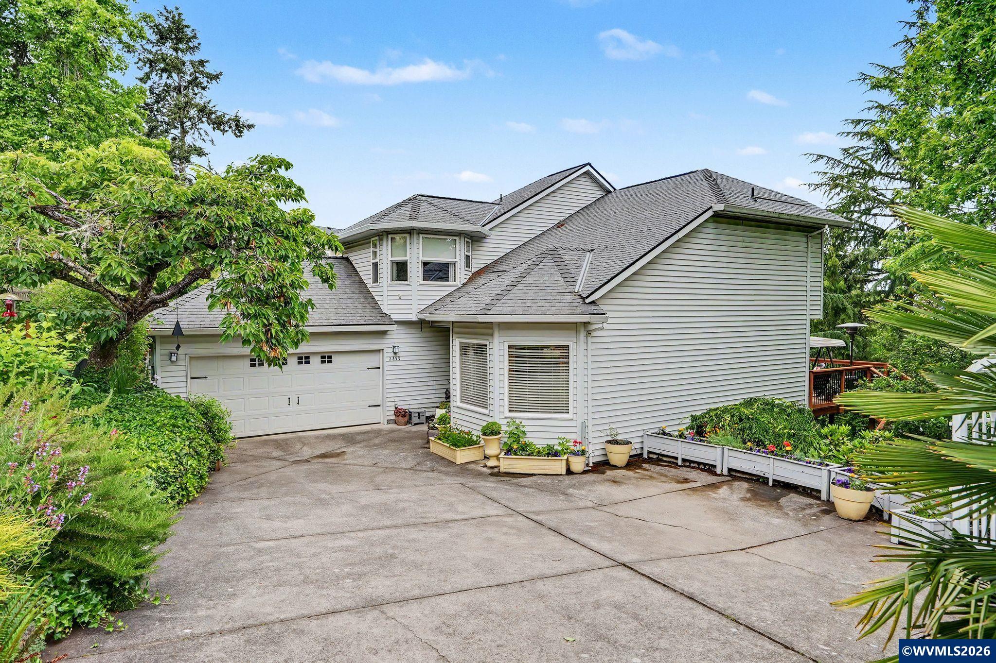 2255 Ellen Ln NW — photo