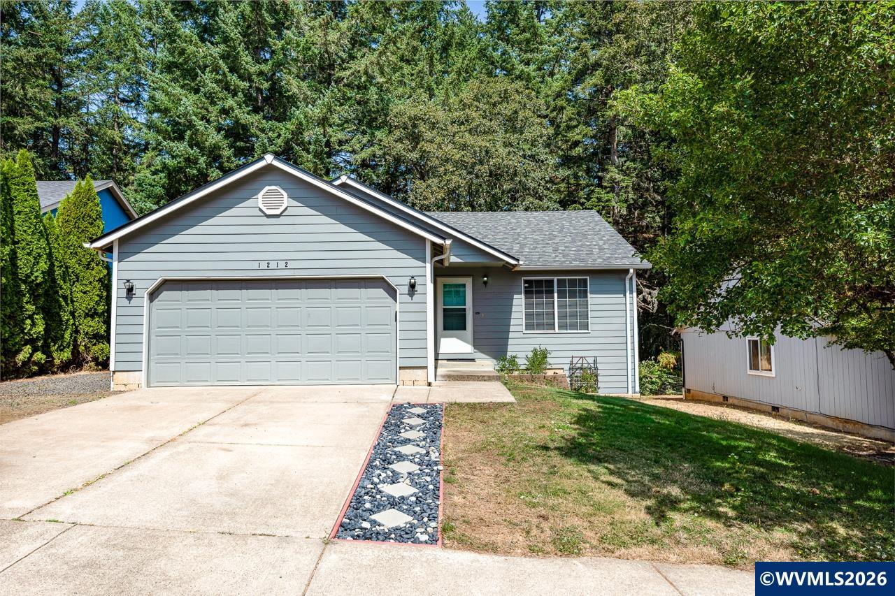 1212 Pioneer Dr — photo