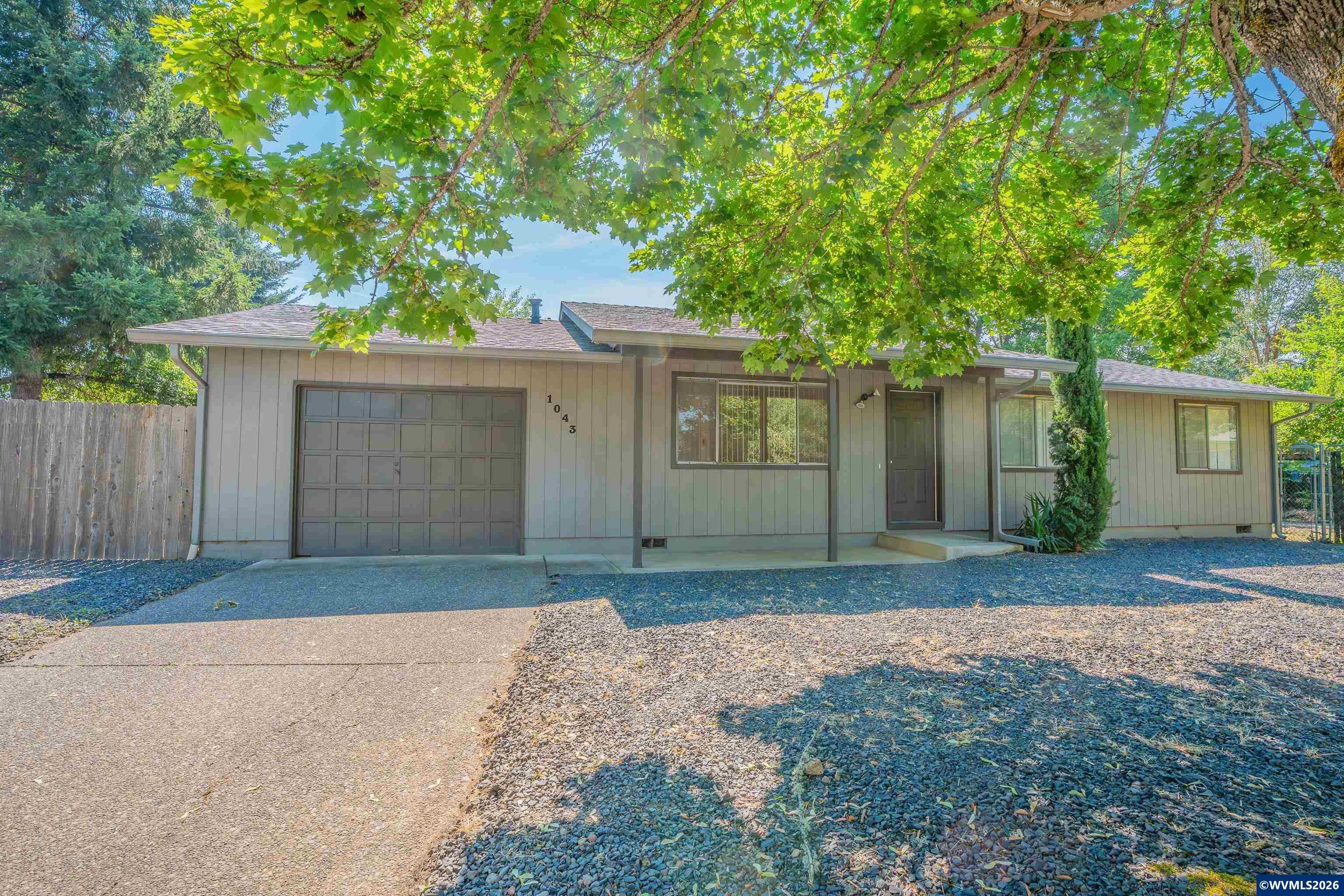 1043 26th Ct — photo