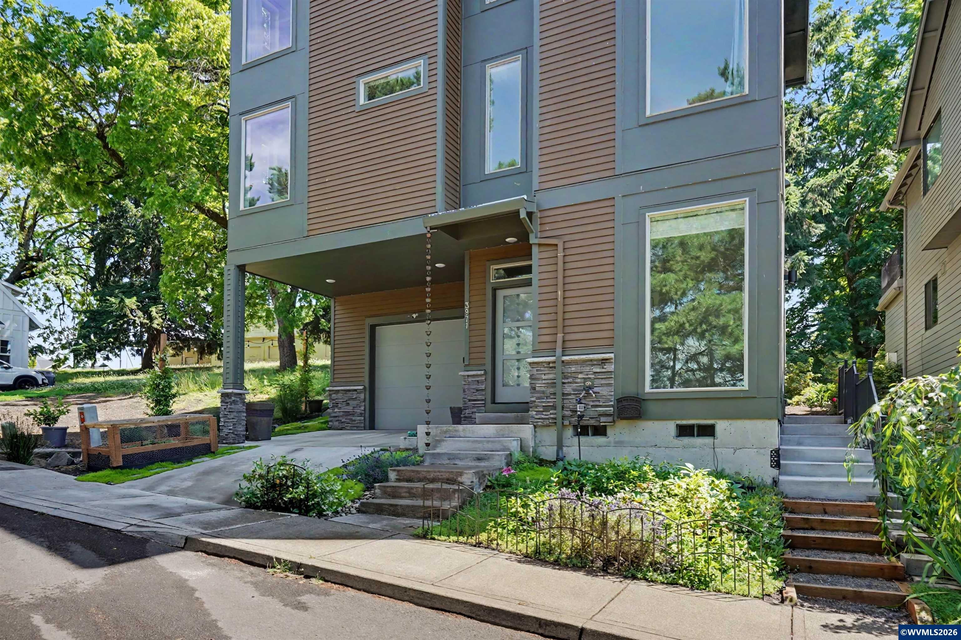 3971 Village Center Dr SE — photo