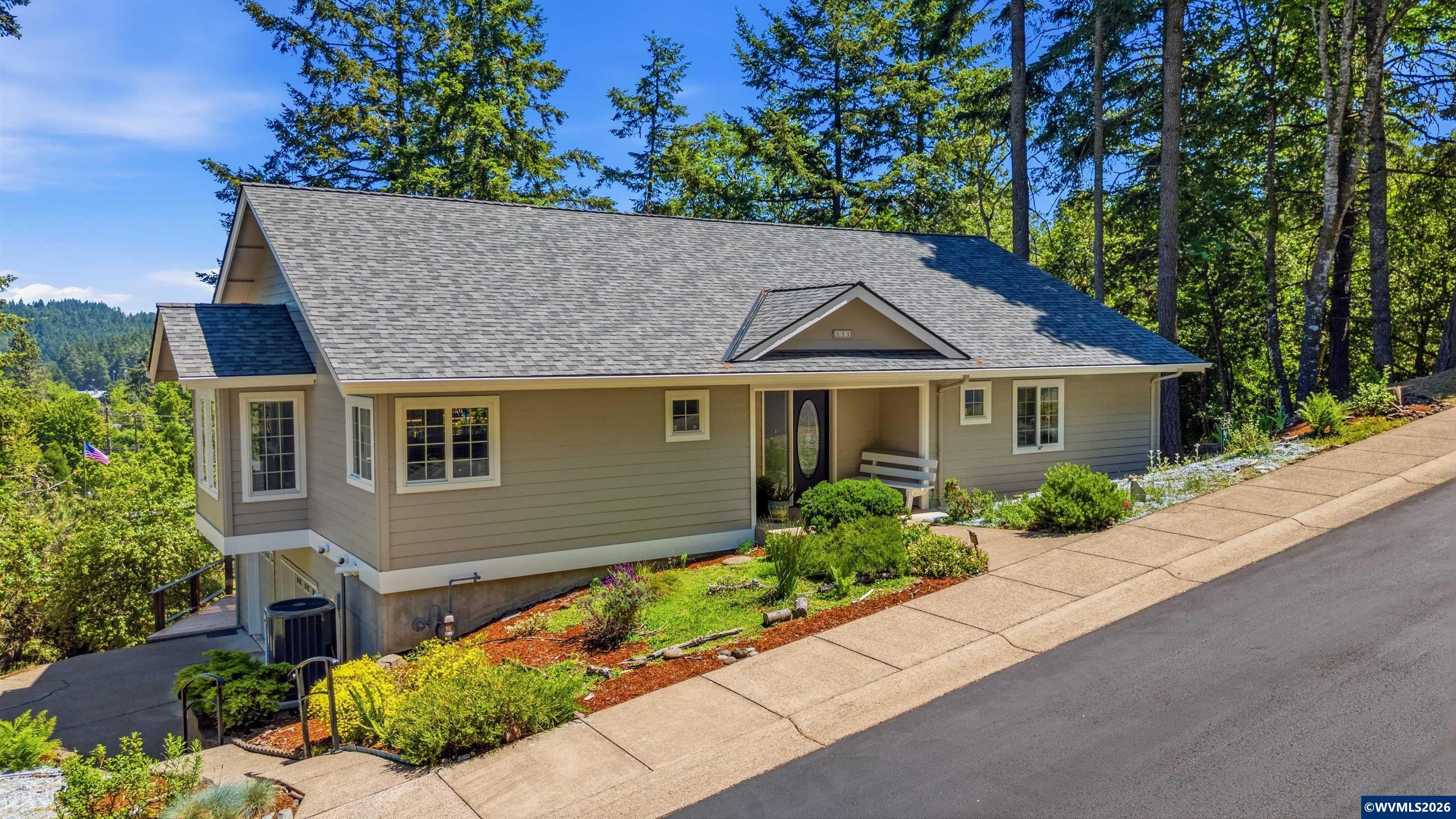 151 Rockridge Lp — photo