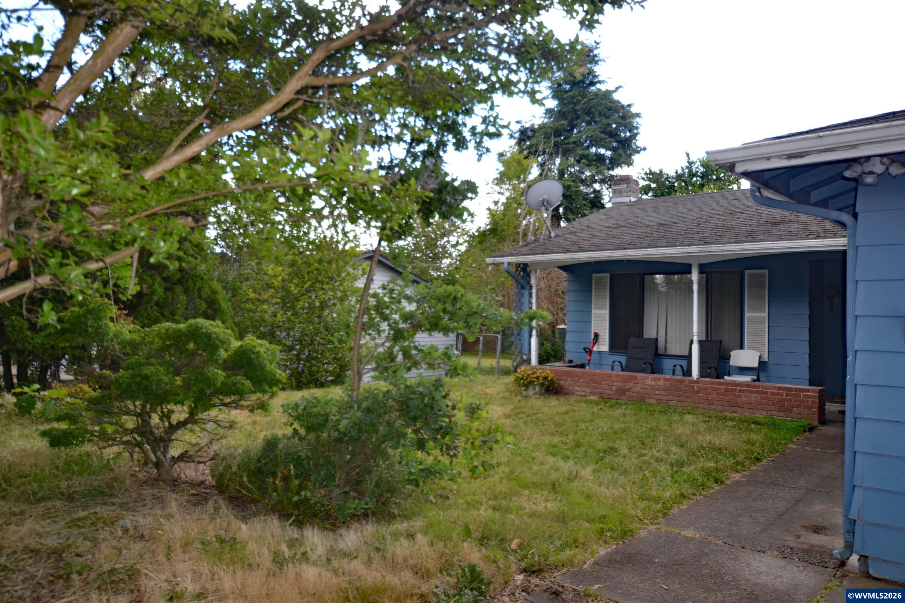 1264 Lockhaven Dr NE — photo