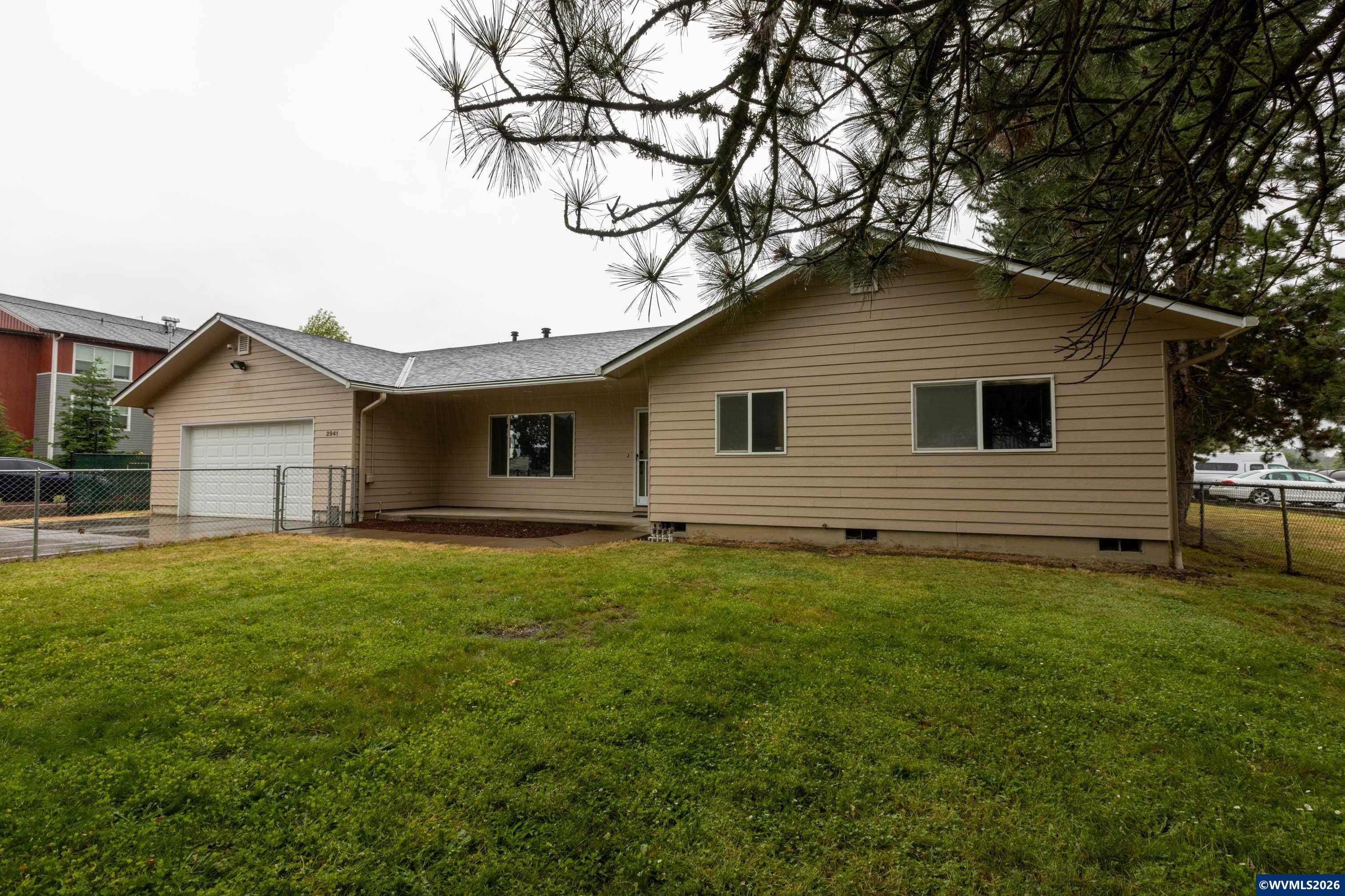 2941 Salem Av SE — photo