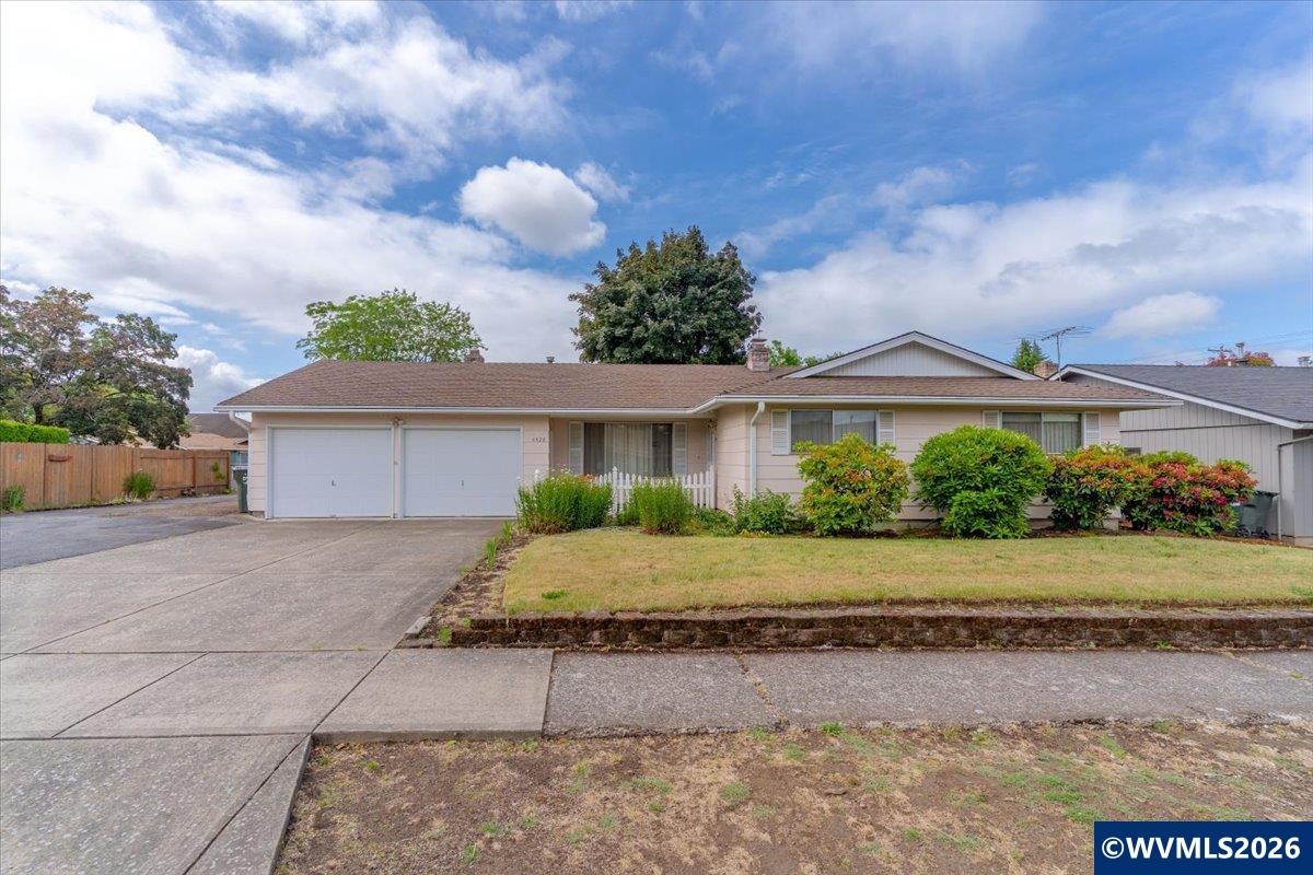4528 Sesame St NE — photo