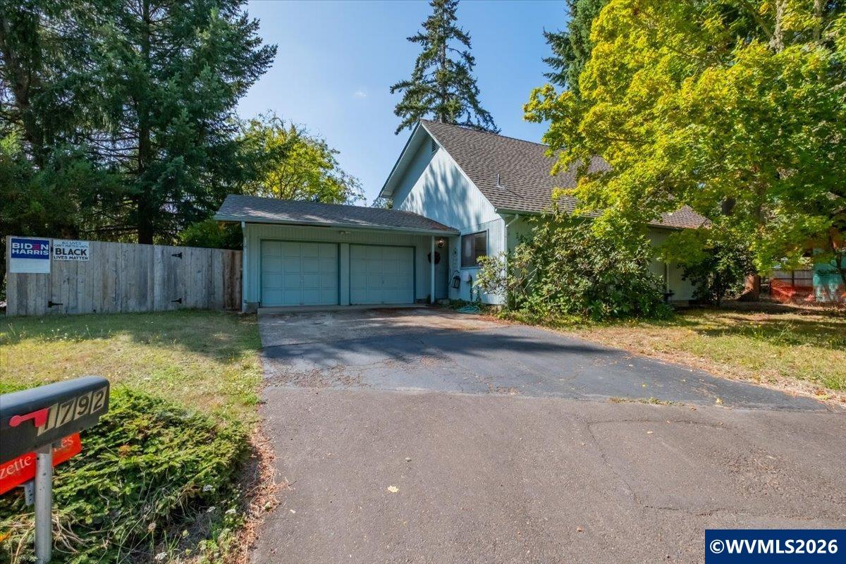 1792 SW Brooklane Dr — photo
