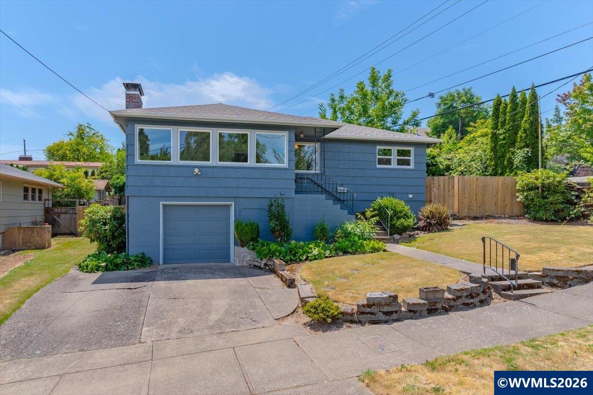 1420 Marshall Dr SE — photo