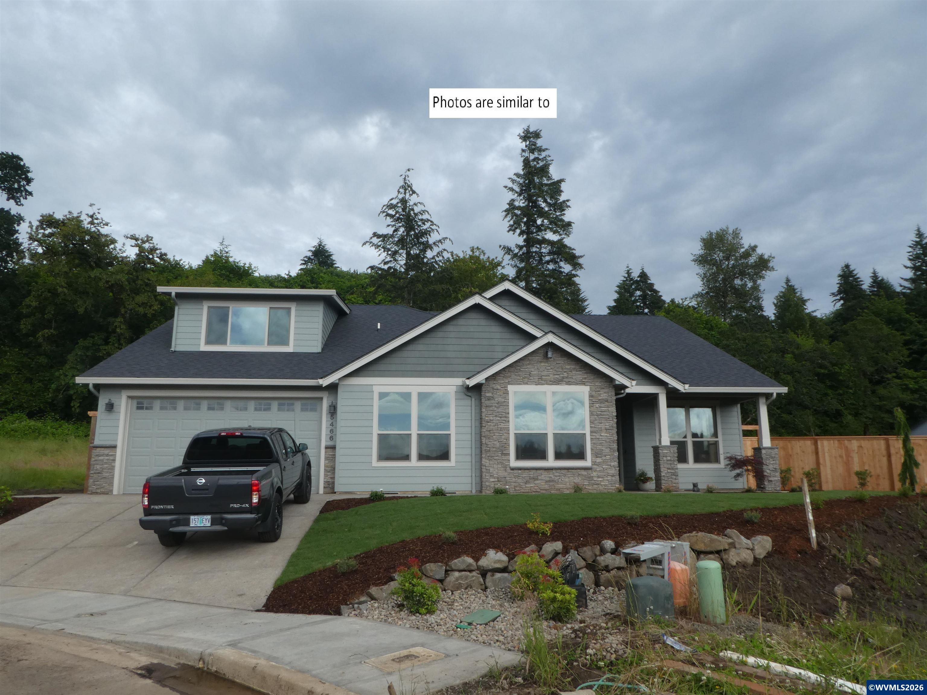 Model Zz NW Coast Mountain Dr — photo