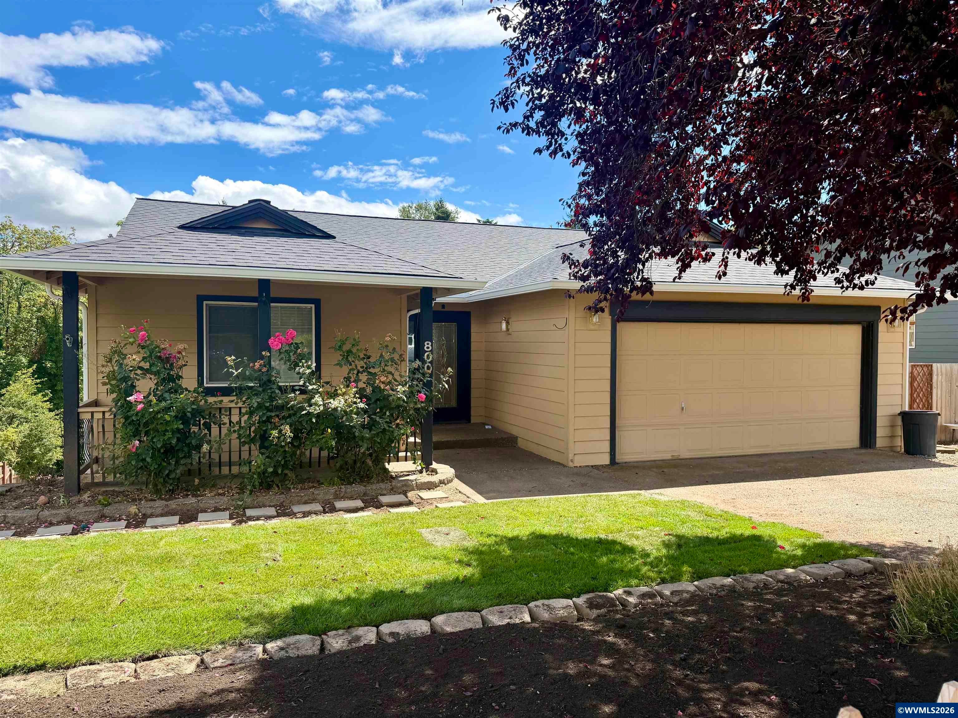 800 Joel Palmer Wy — photo