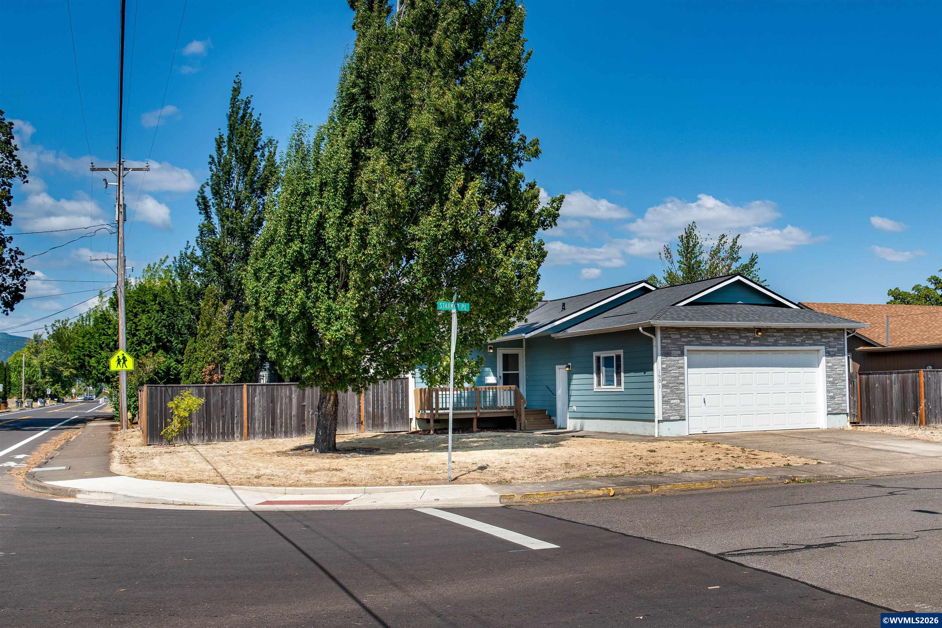1901 Starker Pl — photo