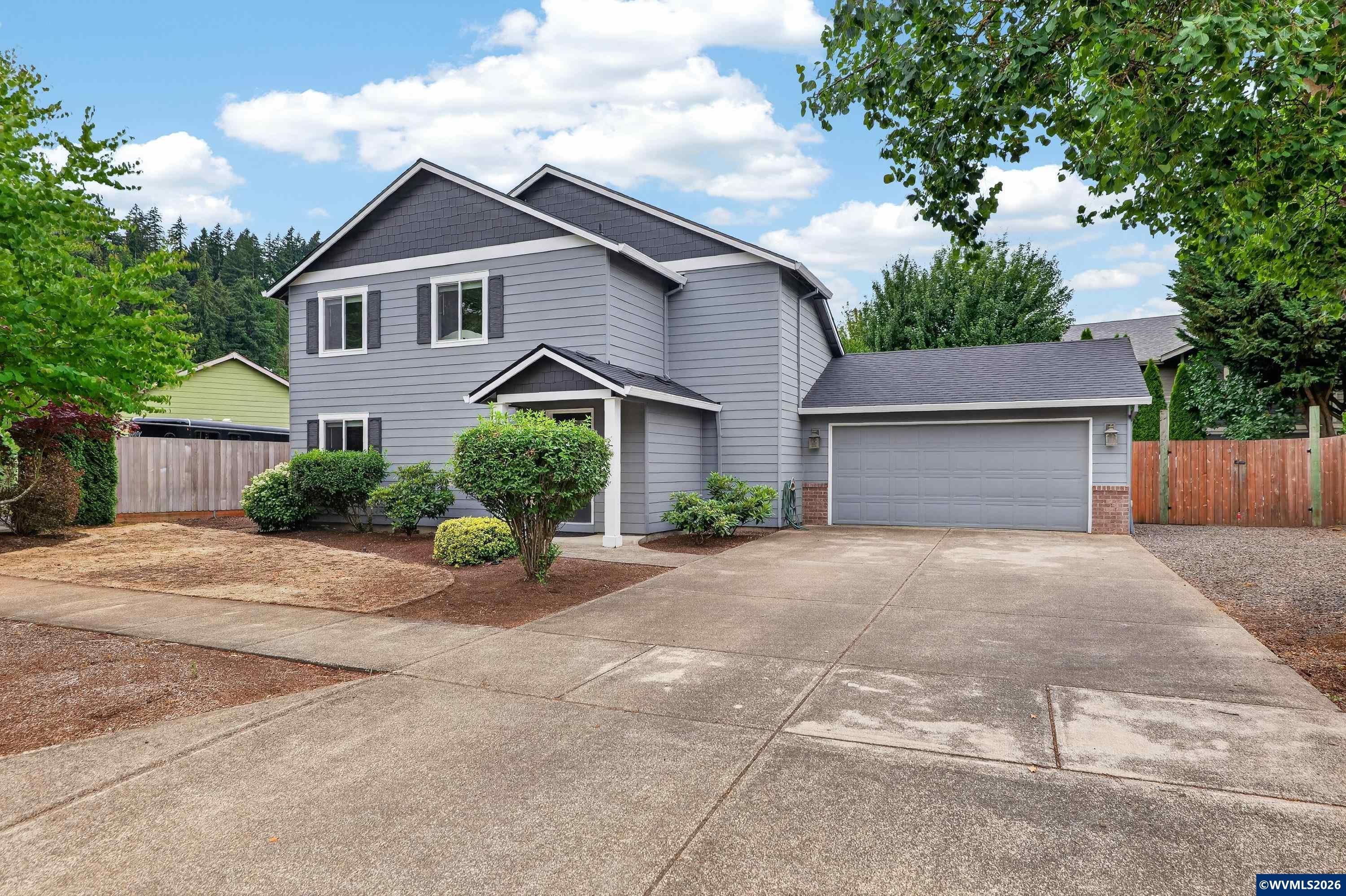 209 Pioneer Dr — photo