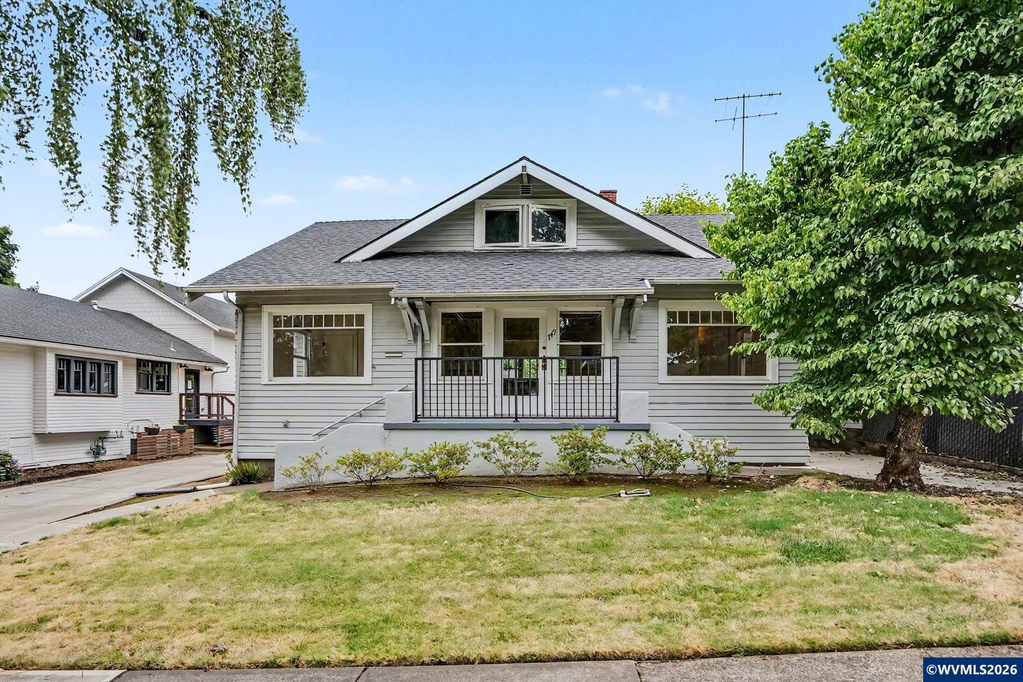 749 Liberty St SE — photo