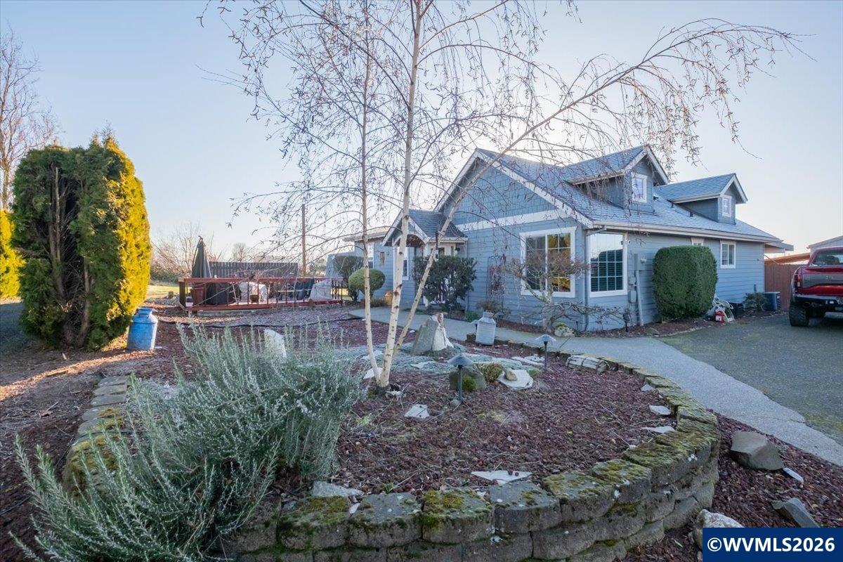 1005 Foxglove Ln — photo