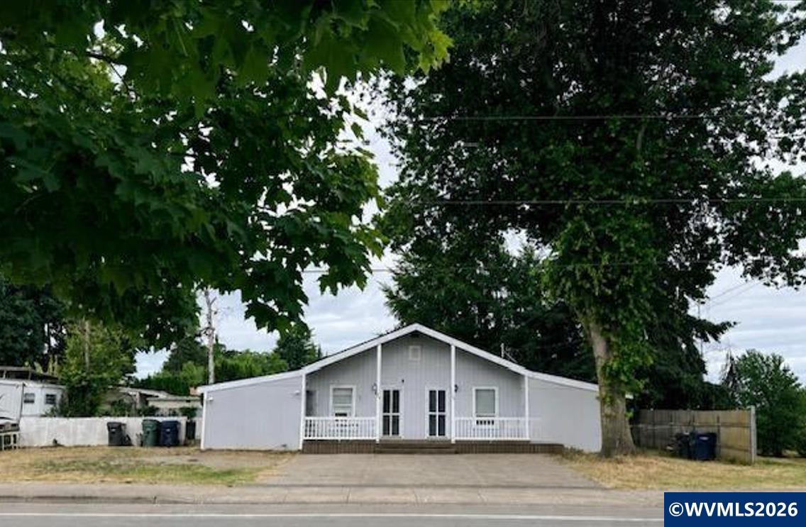 180 S 16th (-182) St — photo