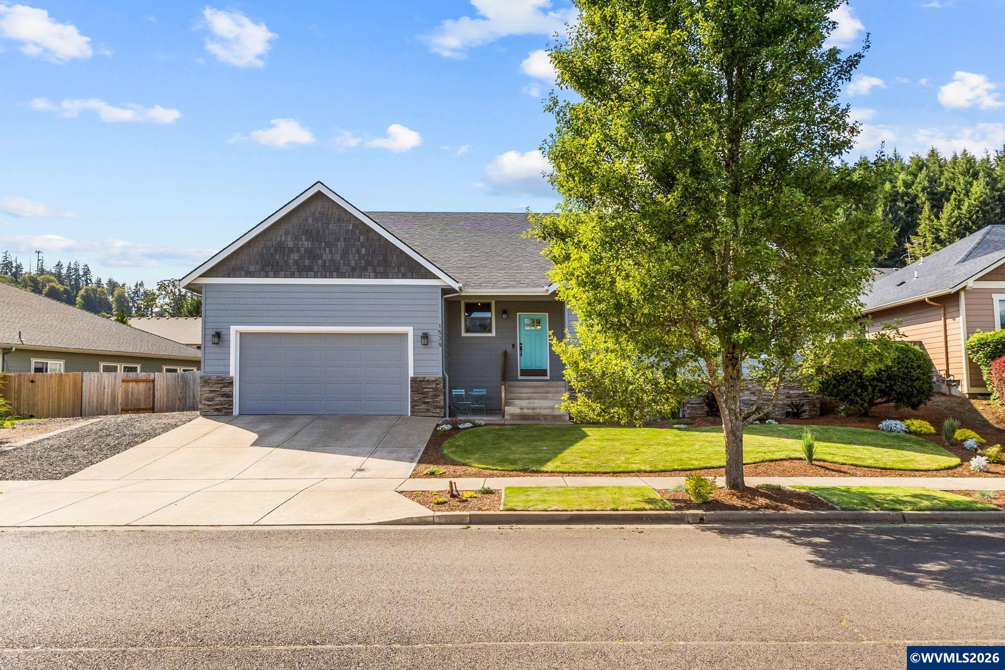 1539 Lakeview Dr — photo